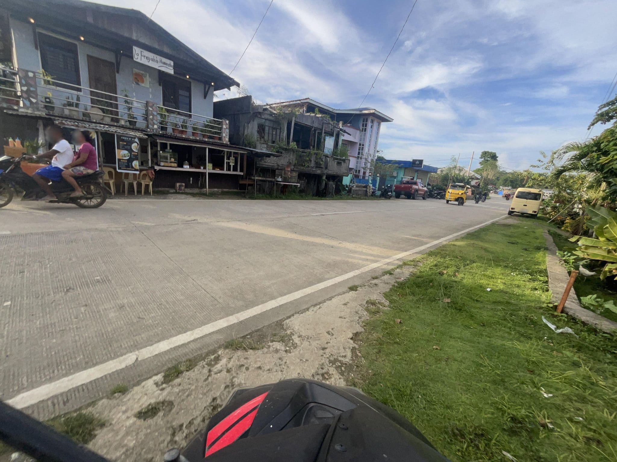 Street view near La Freyah's Homestay, Libas — © talidstudio (CC BY-SA · Mapillary)