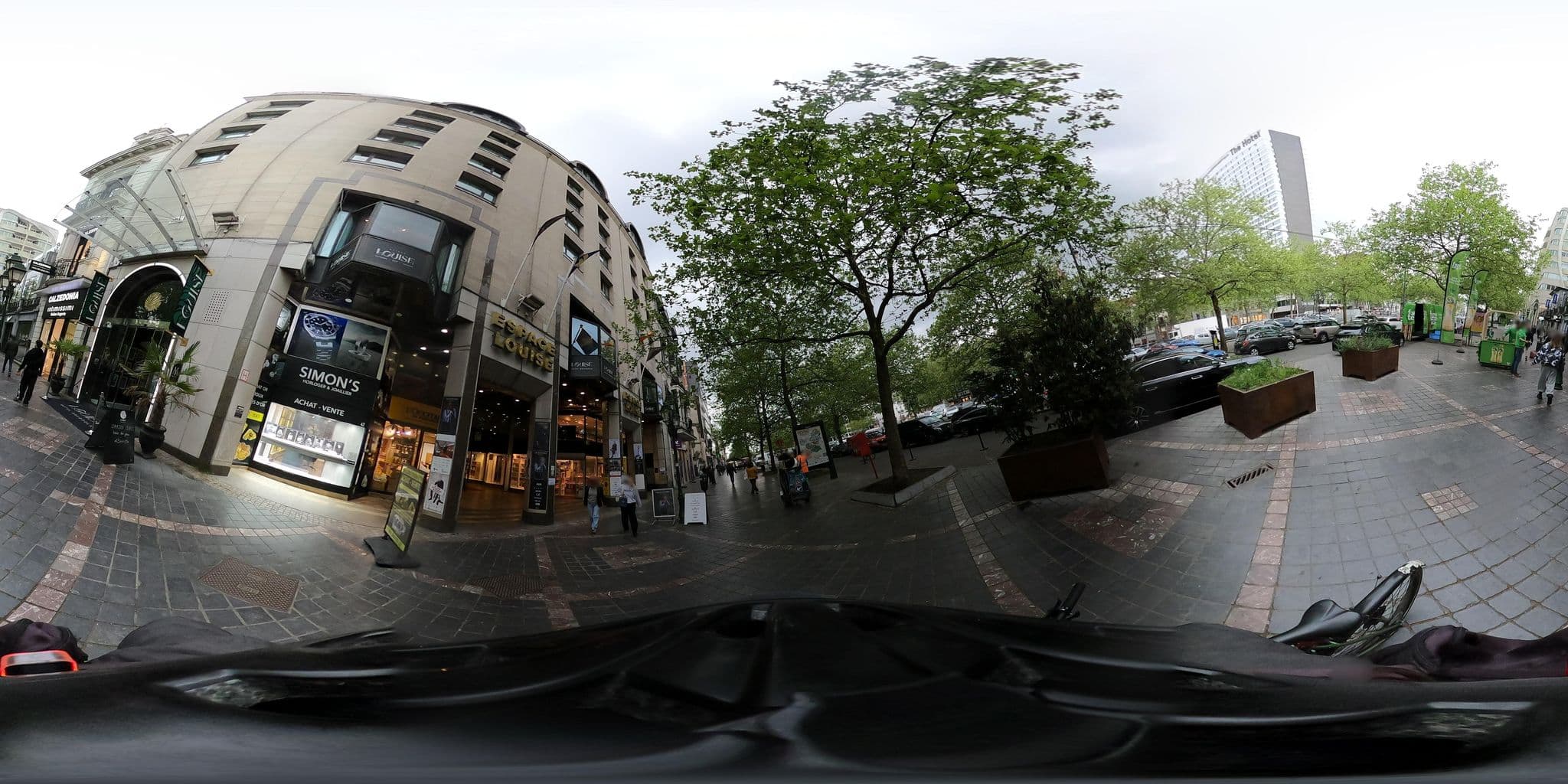 Street view near Le Louise Hotel Brussels, Ixelles — © RaphaelPasLoin (CC BY-SA · Mapillary)