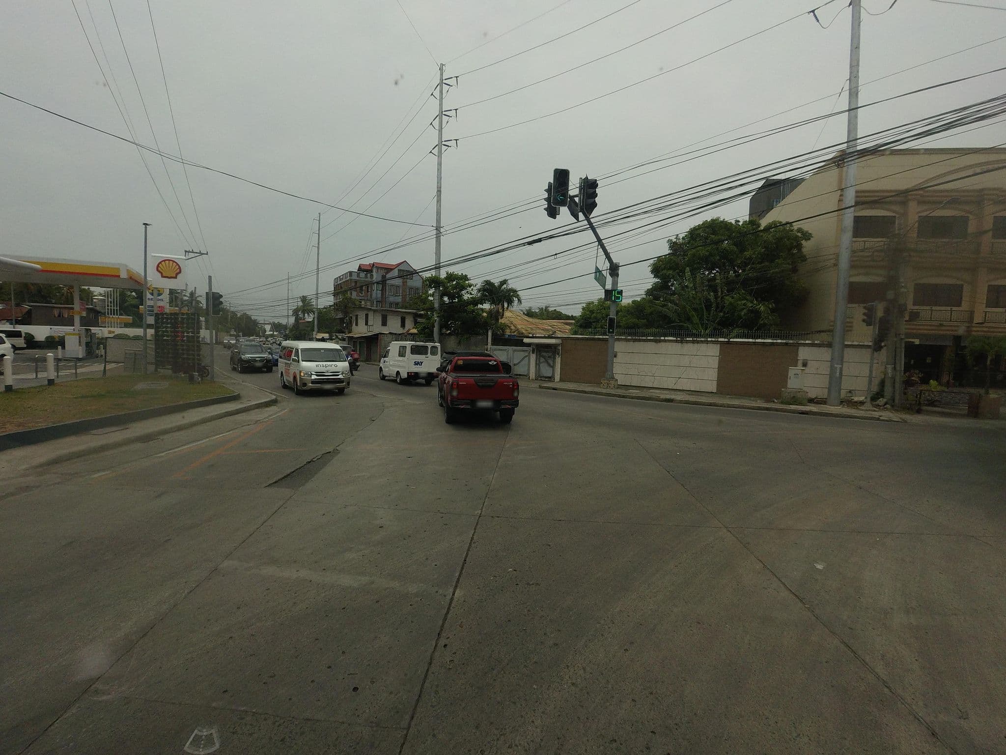 Street view near Le Chateau, Pakiad — © Kaart_Local (CC BY-SA · Mapillary)