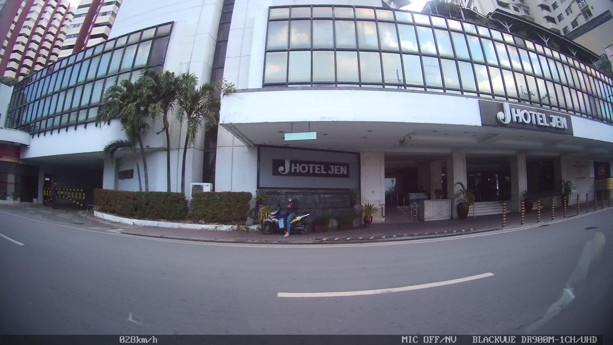 Street view near Hotel Jen, Pasay — © kaart_4 (CC BY-SA · Mapillary)