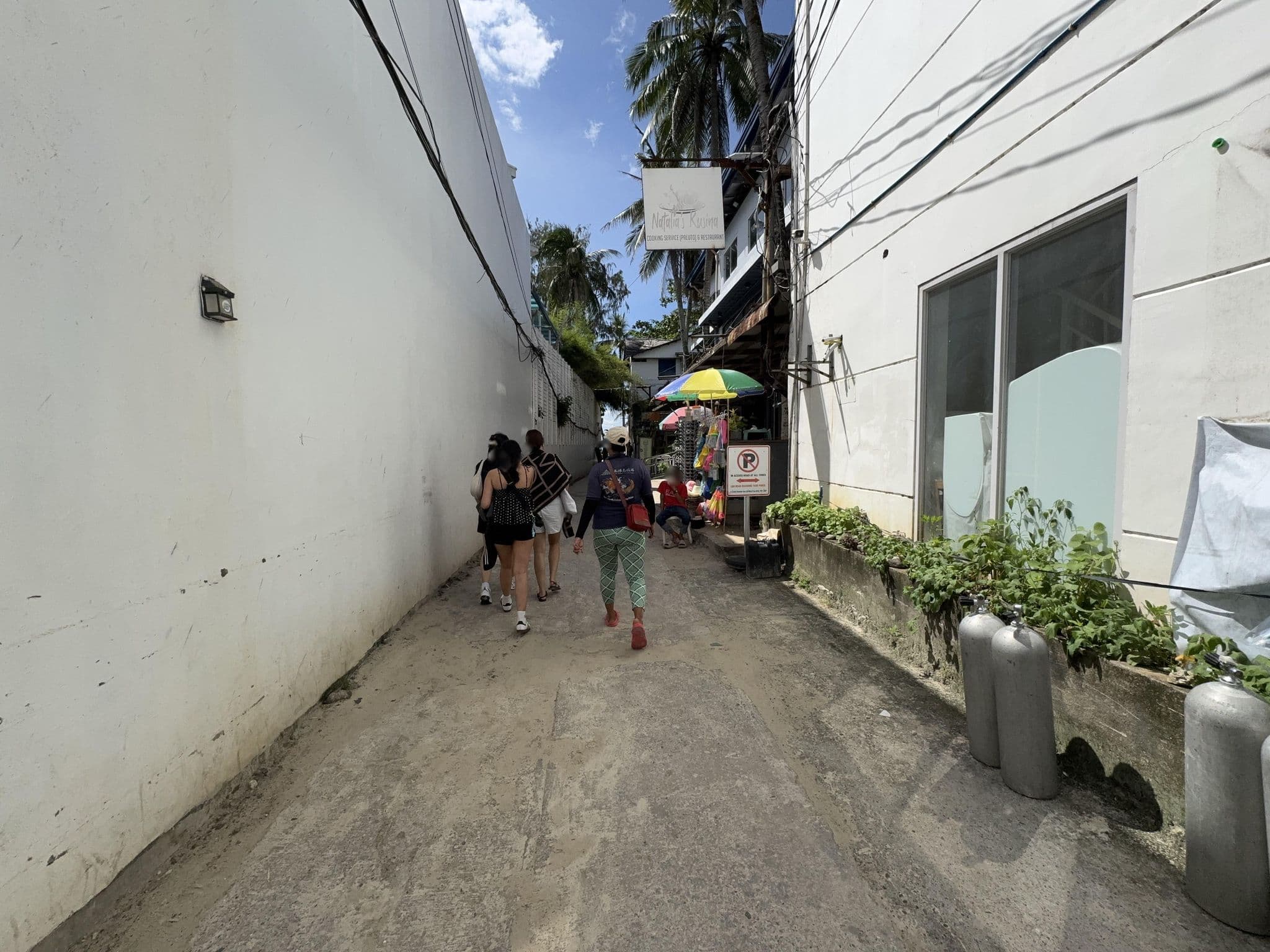 Street view near Royal Park Hotel, Balabag — © filipb (CC BY-SA · Mapillary)