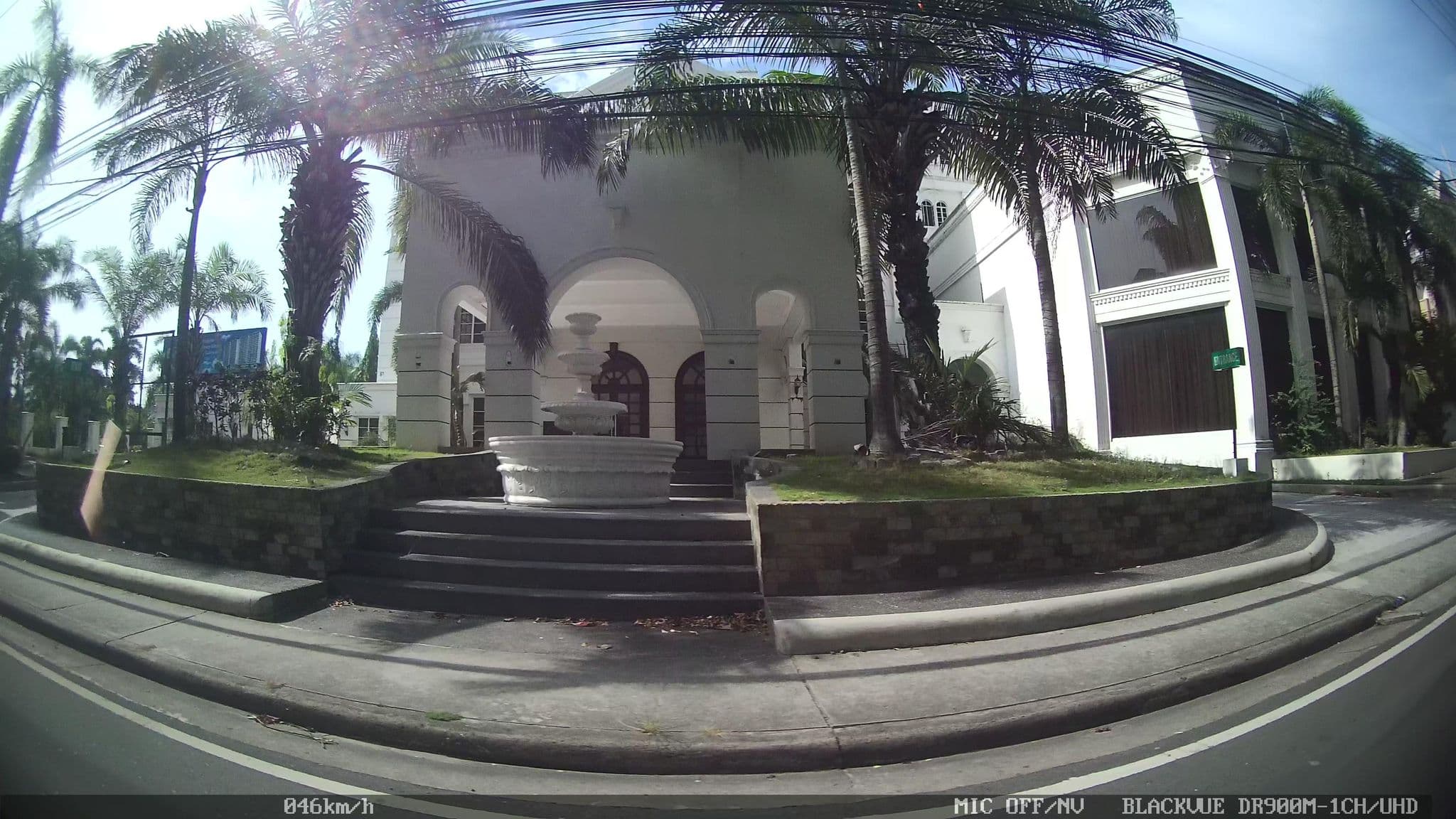 Street view near Lewis Grand Hotel, Santol — © kaart_2 (CC BY-SA · Mapillary)