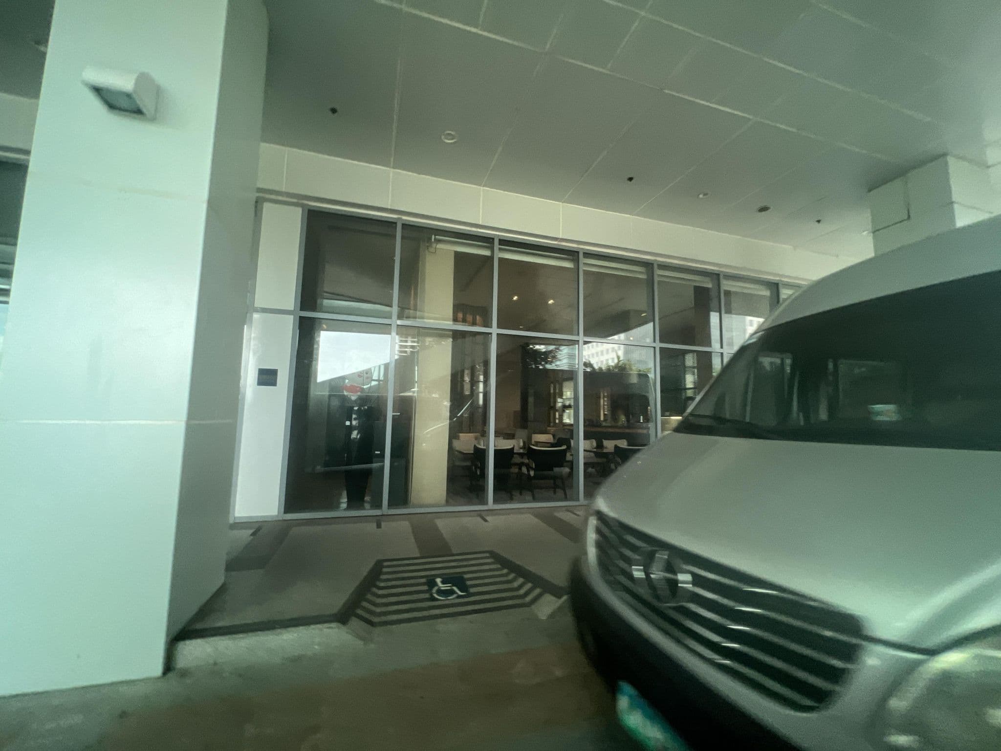 Street view near Courtyard by Marriott Iloilo, Pakiad — © jeth888 (CC BY-SA · Mapillary)