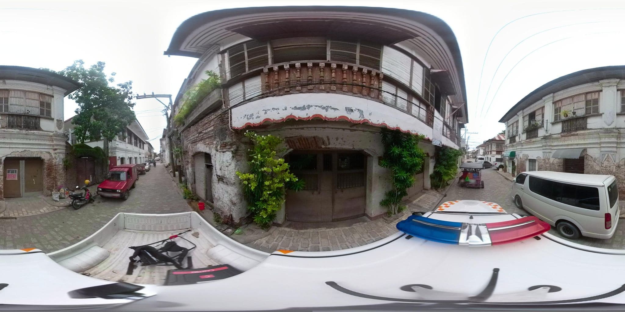 Street view near La Casa Bianca Hotel, Vigan — © srdpmapping (CC BY-SA · Mapillary)
