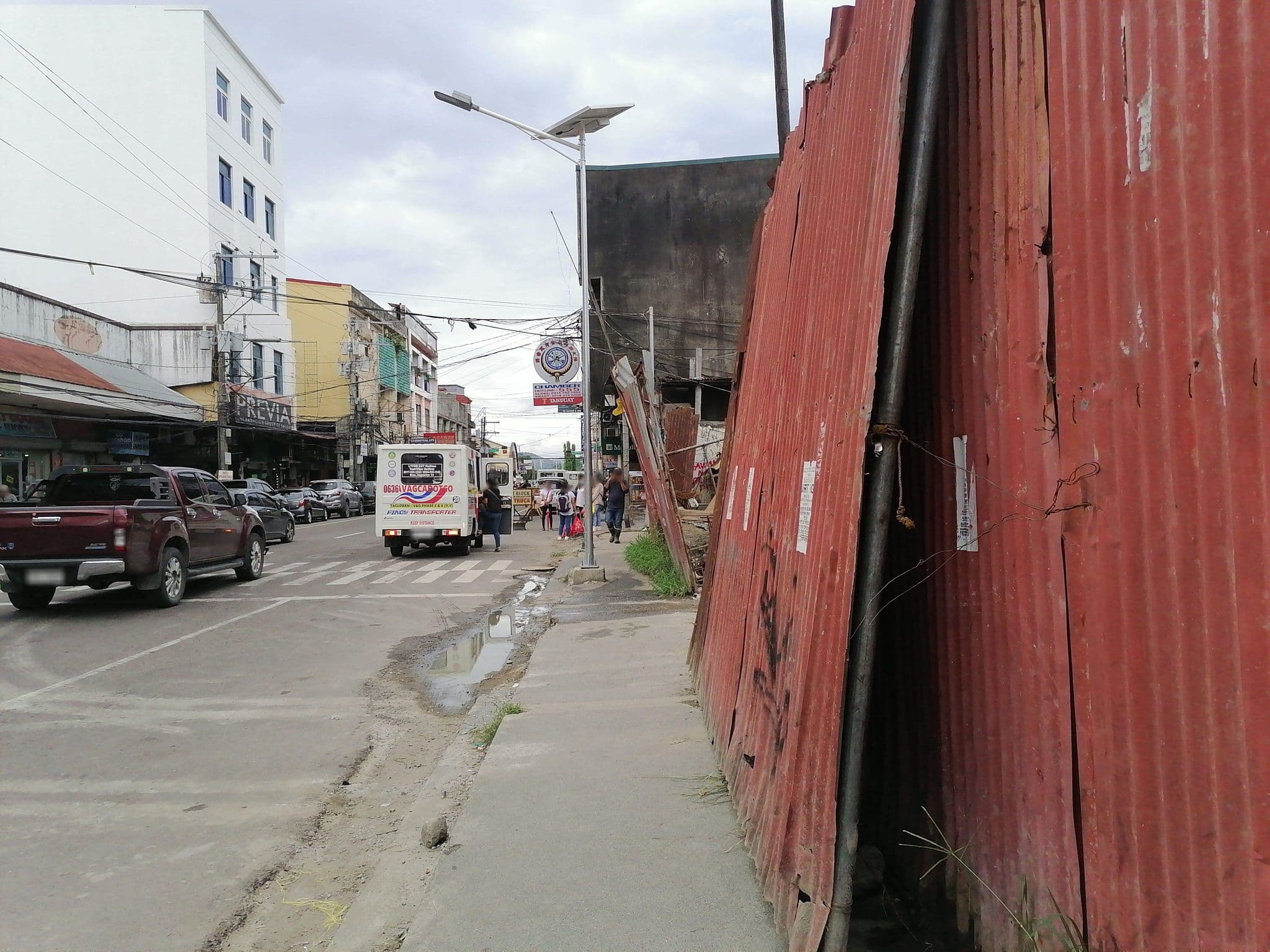 Street view near Quarterhaus Pensione, Tacloban — © mipangan (CC BY-SA · Mapillary)