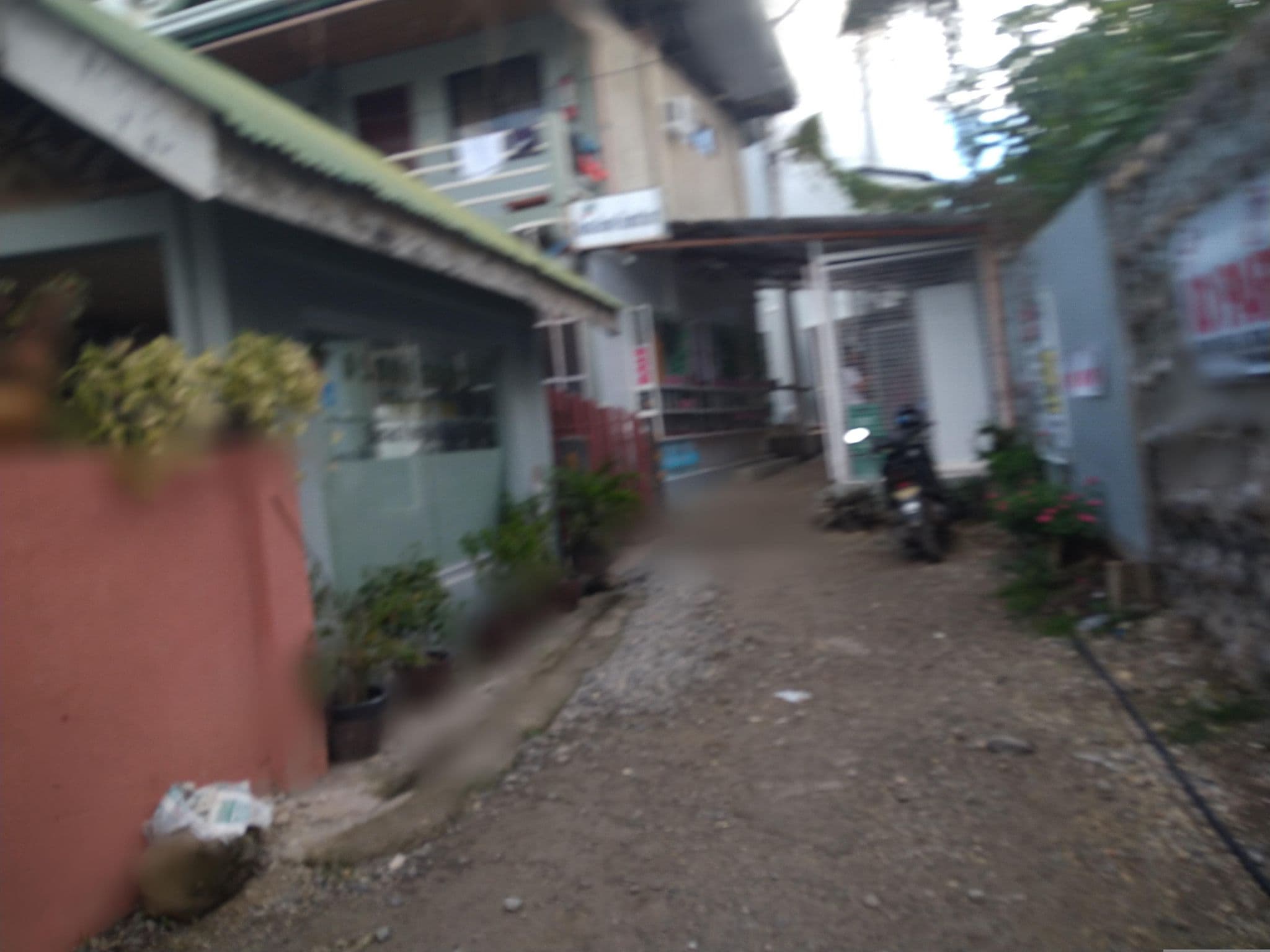 Street view near Anjatz Condotel, Tawala — © Vermut (CC BY-SA · Mapillary)