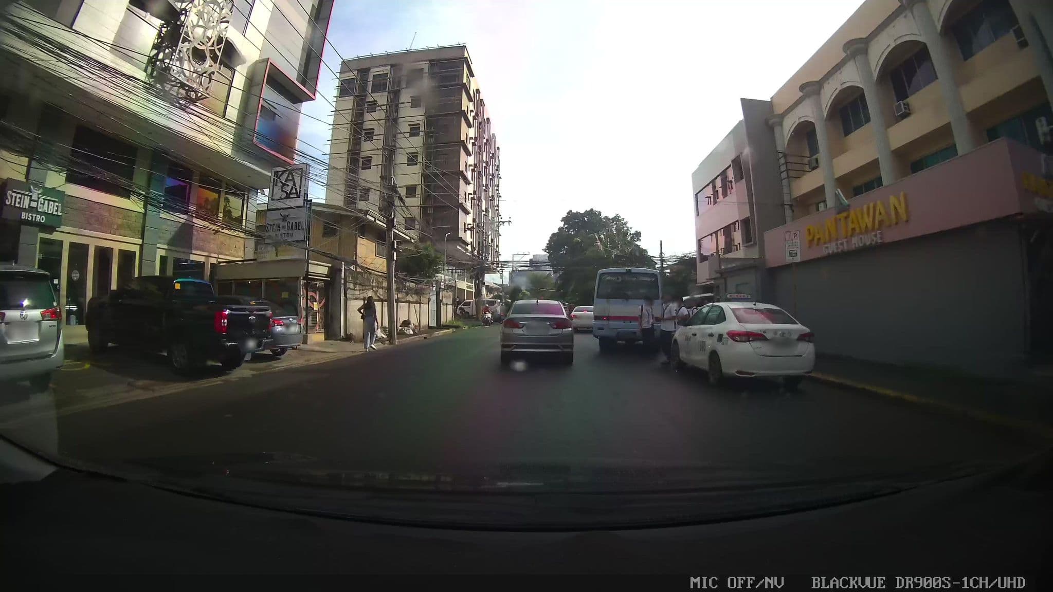 Street view near Mandaue Hotel, Cebu City — © Kaart---FRONT (CC BY-SA · Mapillary)