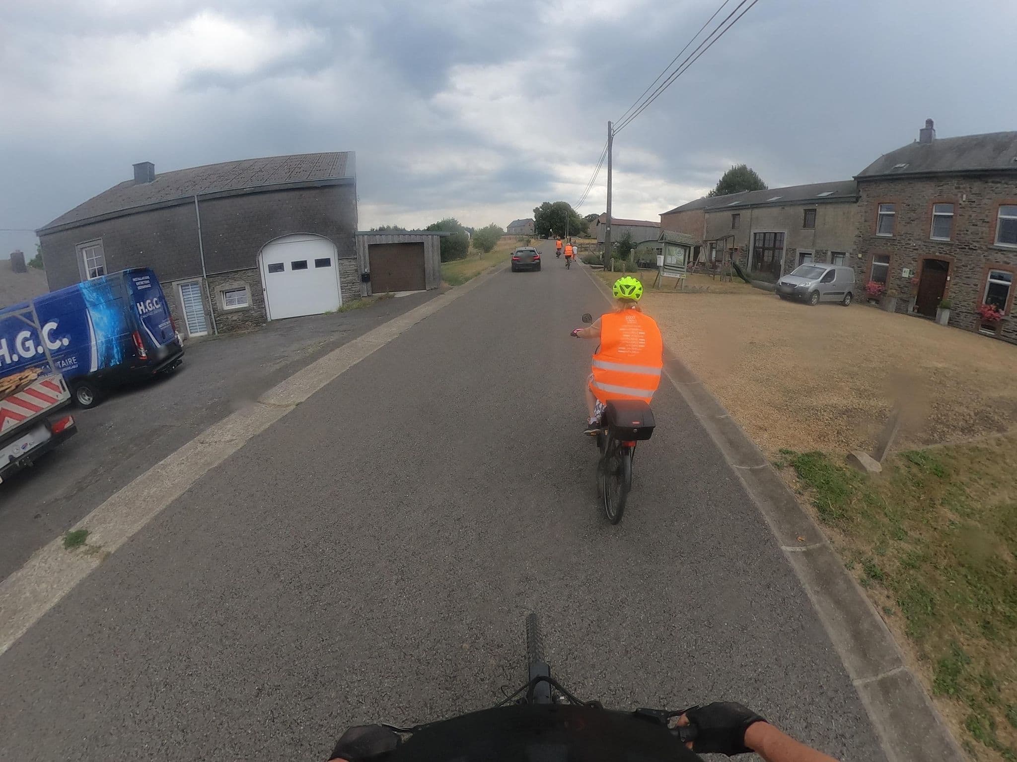 Street view near La haute Voie, Bièvre — © odonnoly (CC BY-SA · Mapillary)