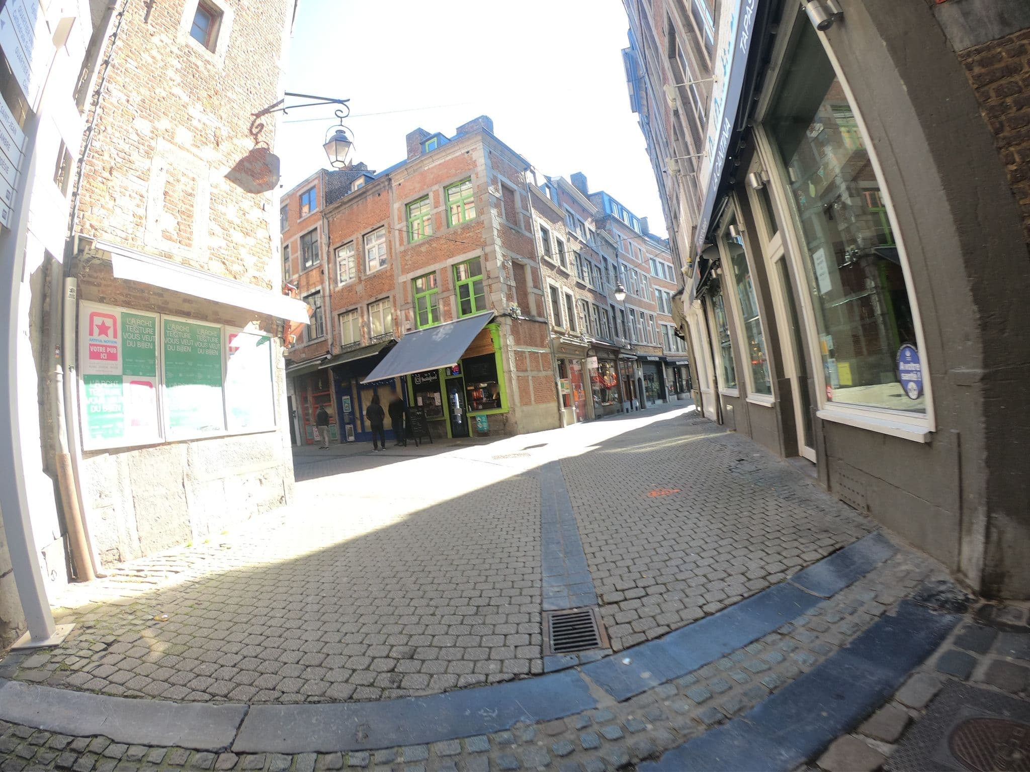 Street view near Les Cabanes Urbaines, Namur — © joostjakob (CC BY-SA · Mapillary)