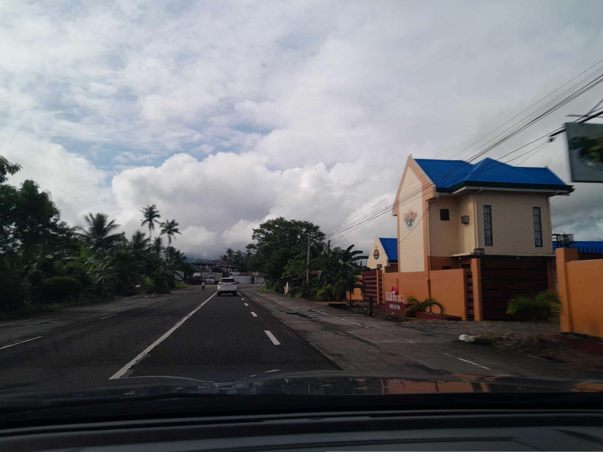 Street view near Fuentes Lodge, Abuyog — © ericb1983 (CC BY-SA · Mapillary)