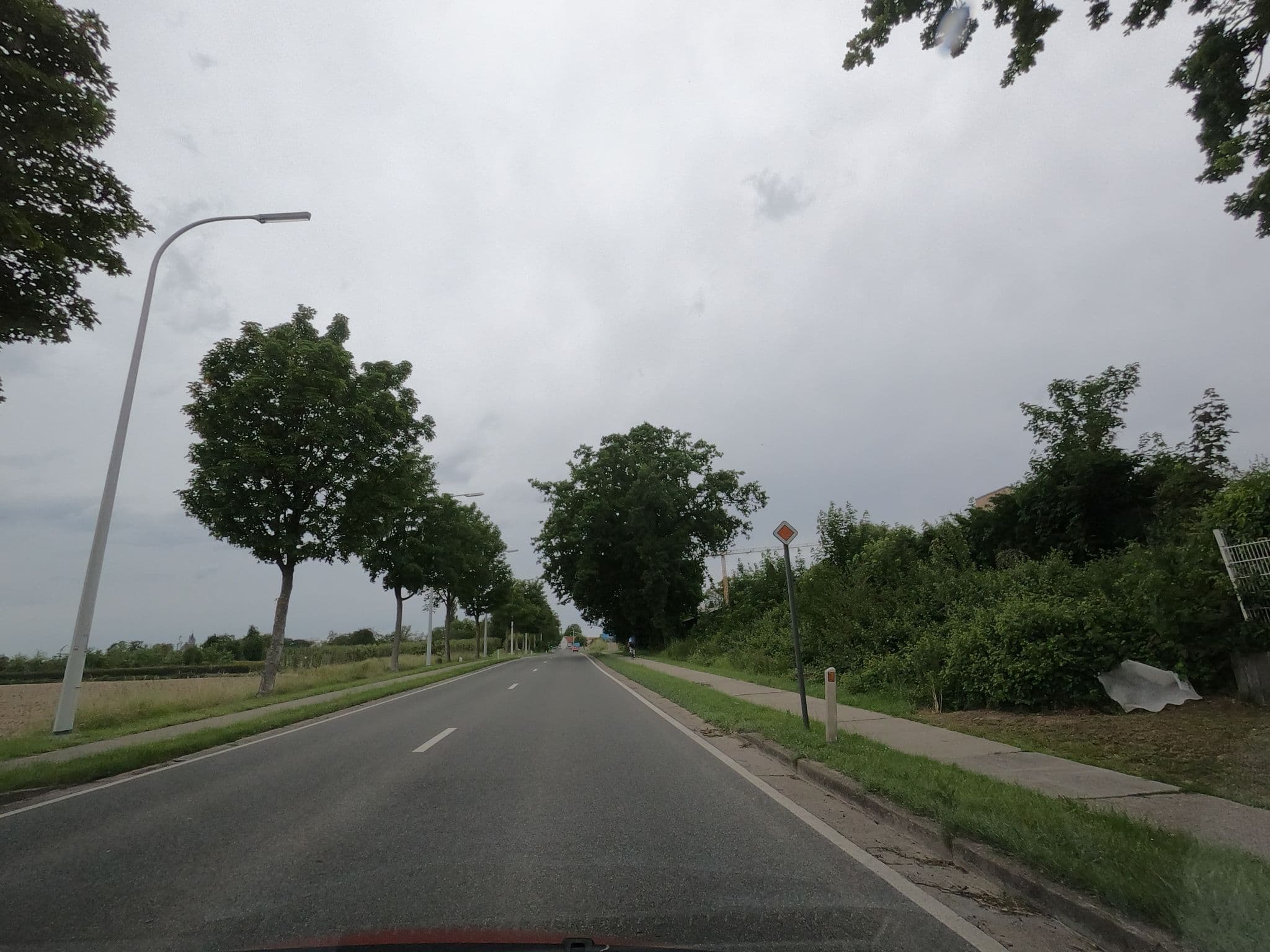 Street view near Hotel Pracha, Borgloon — © filipc (CC BY-SA · Mapillary)