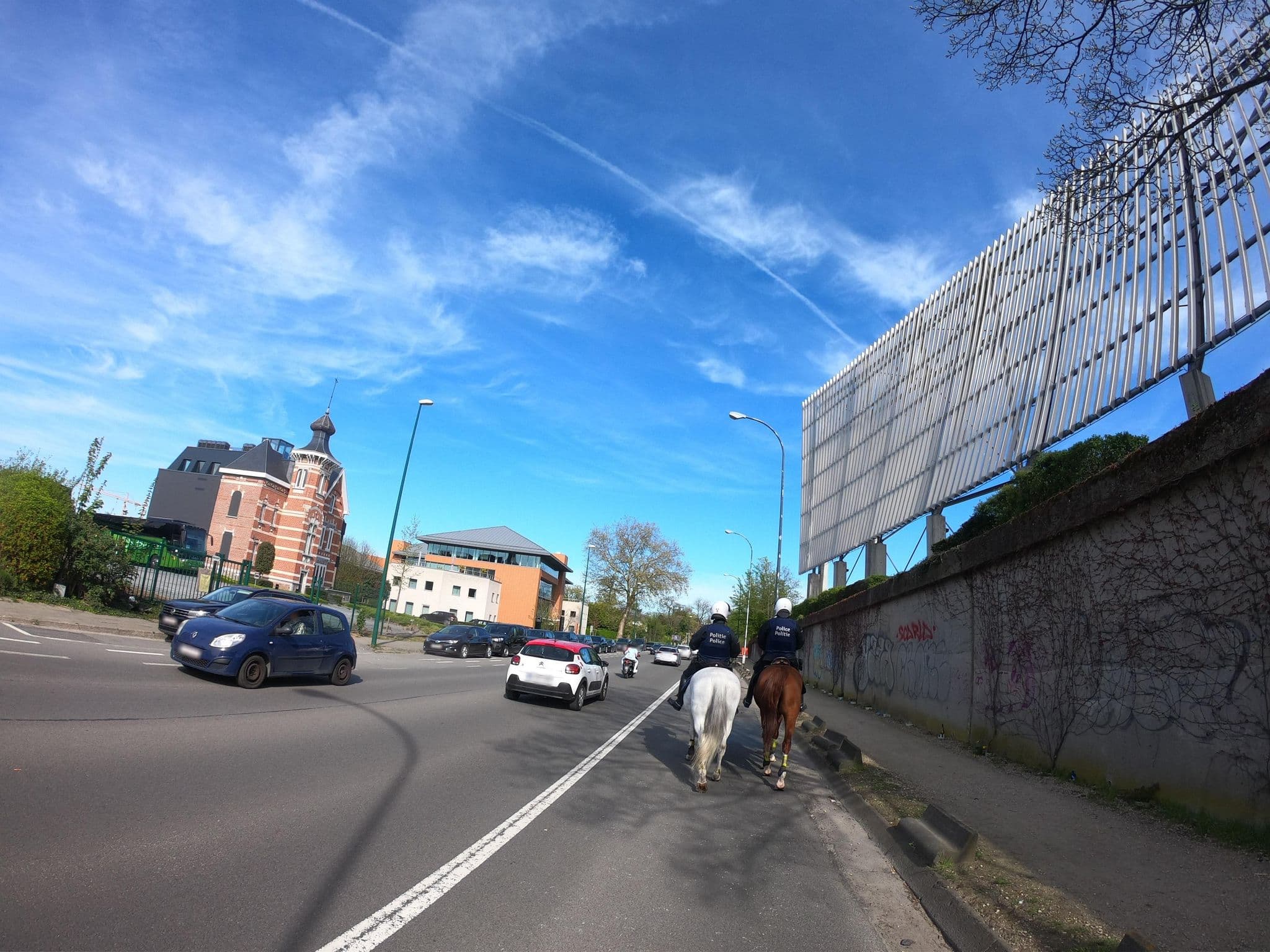 Street view near Ibis Expo Atomium, Strombeek-Bever — © polyglot (CC BY-SA · Mapillary)