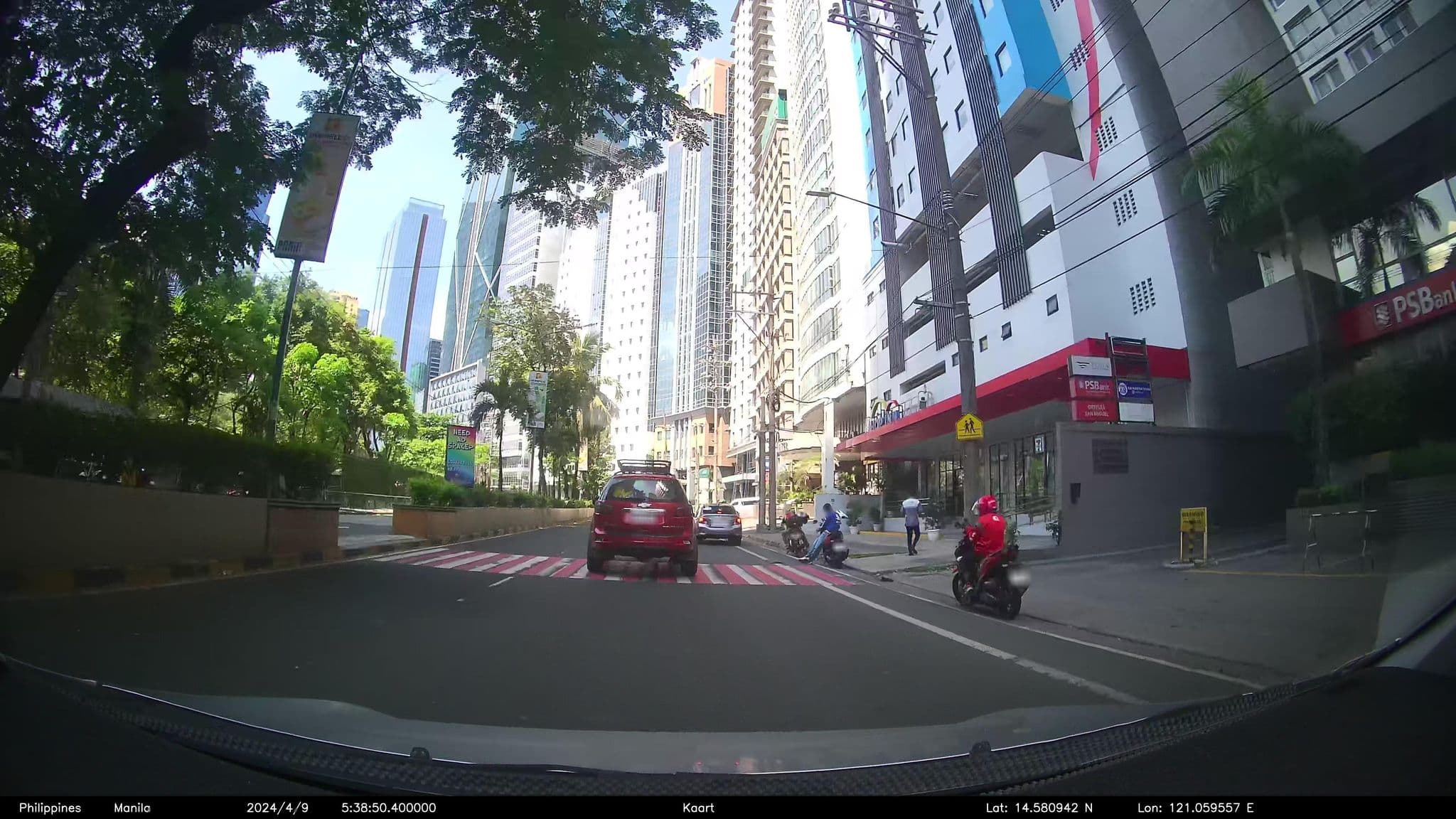 Street view near Hop Inn, Pasig City — © kaart_4 (CC BY-SA · Mapillary)