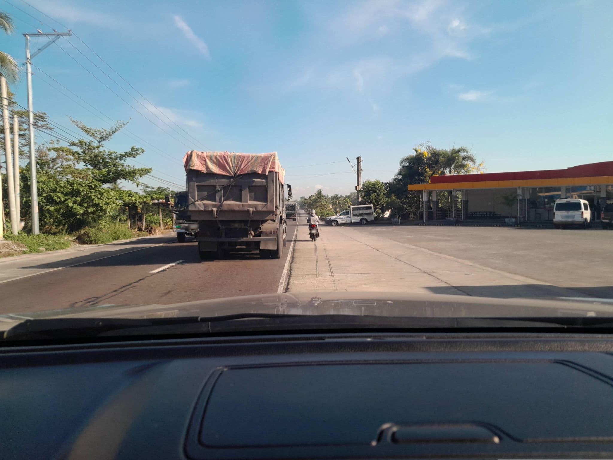 Street view near Europa Star Hotel, Bato — © ericb1983 (CC BY-SA · Mapillary)