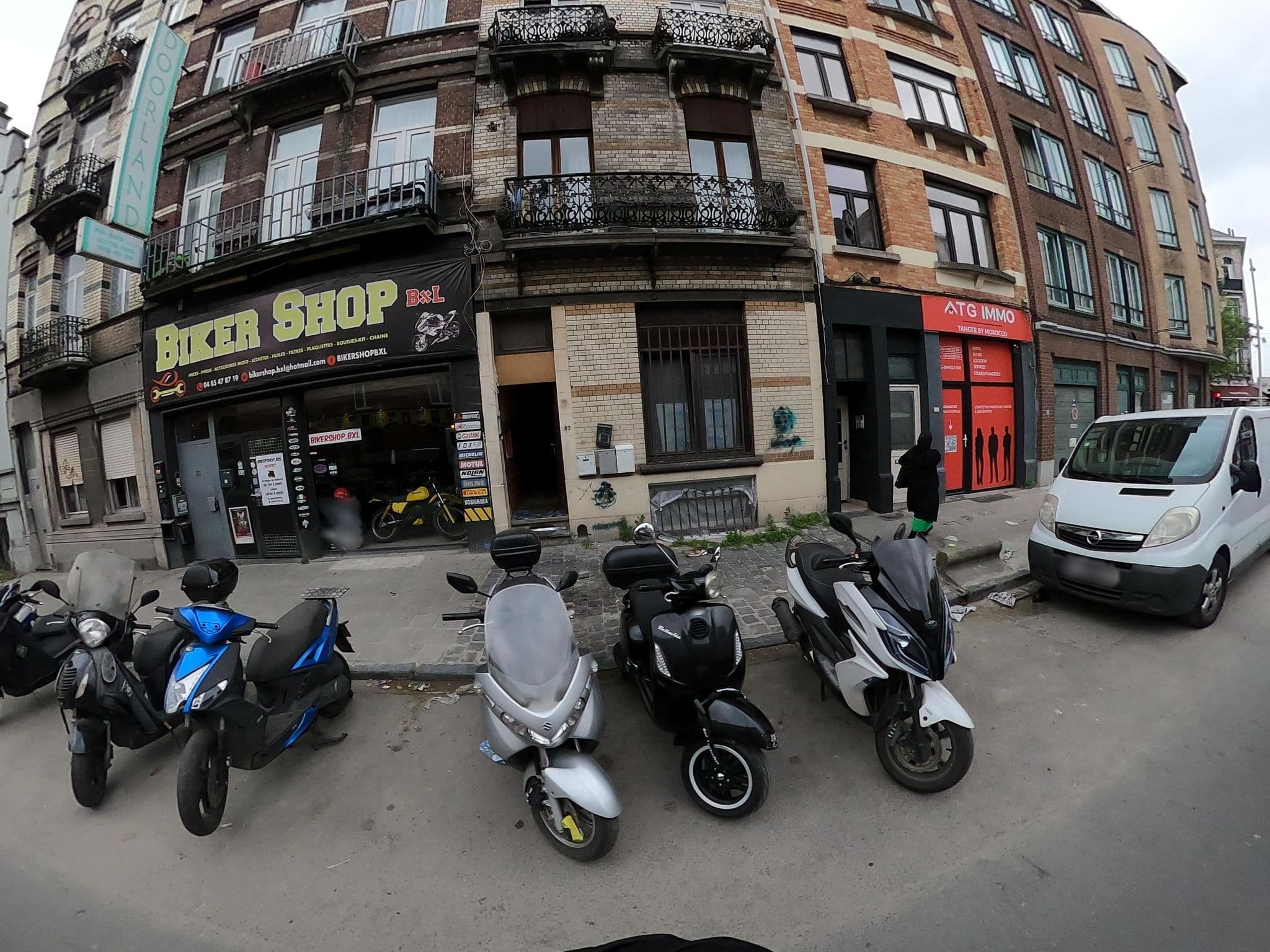 Street view near Apparthotel Midi, Anderlecht — © RaphaelPasLoin (CC BY-SA · Mapillary)