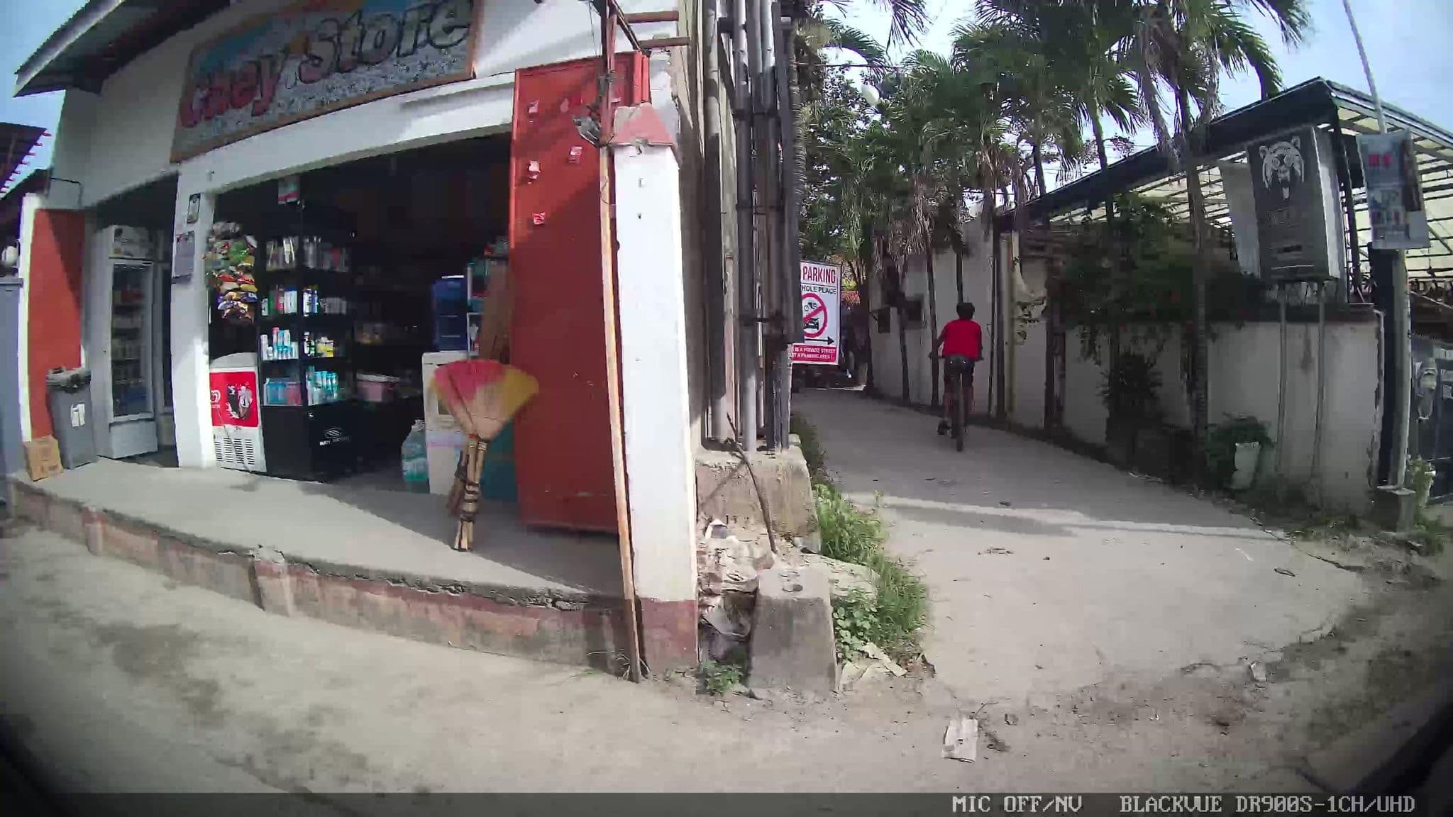 Street view near Crazy Bears Hostel, Basdiot — © Kaart---RIGHT (CC BY-SA · Mapillary)