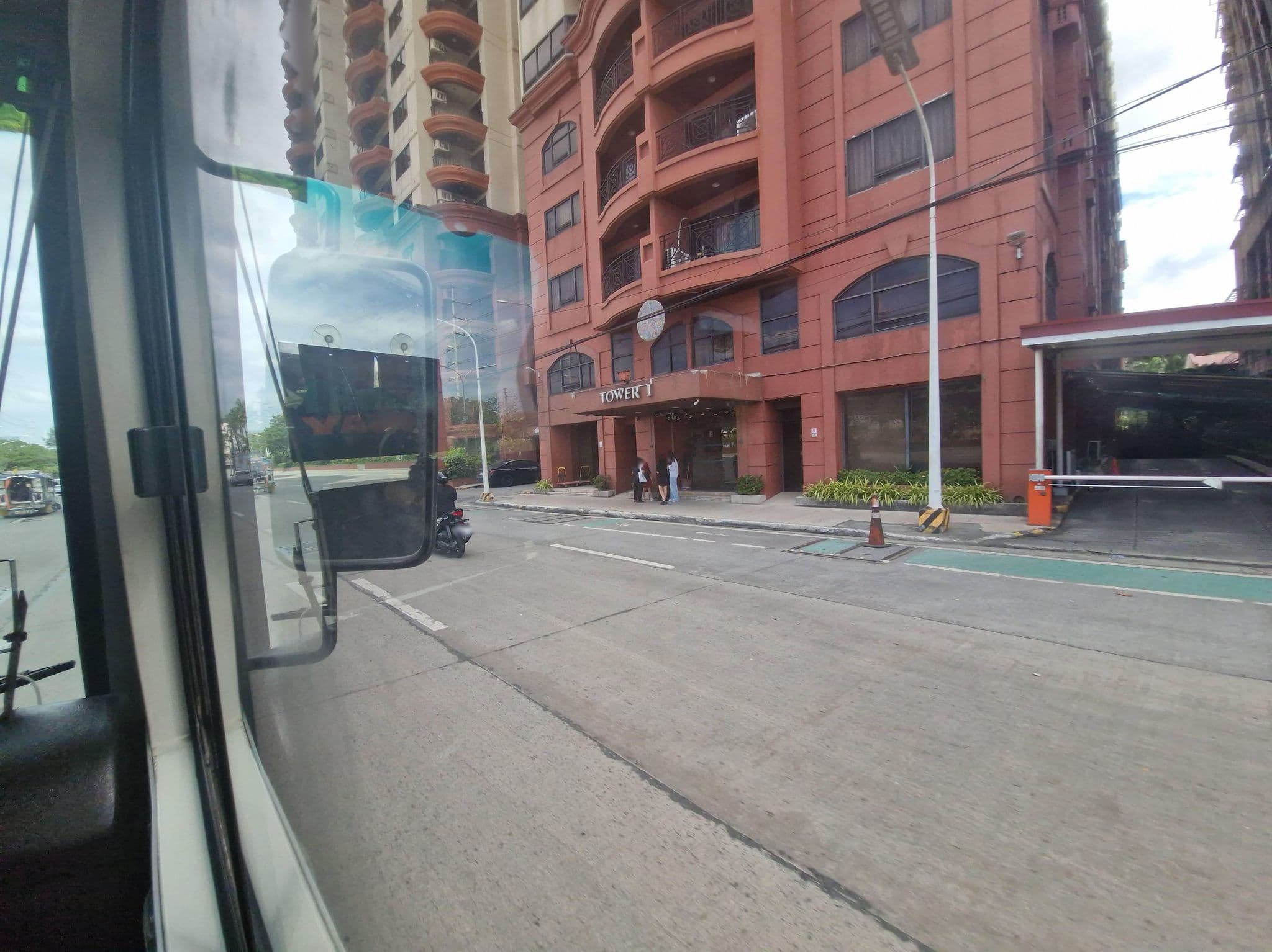 Street view near Bayview International Tower 1, Baclaran — © Yivan000 (CC BY-SA · Mapillary)
