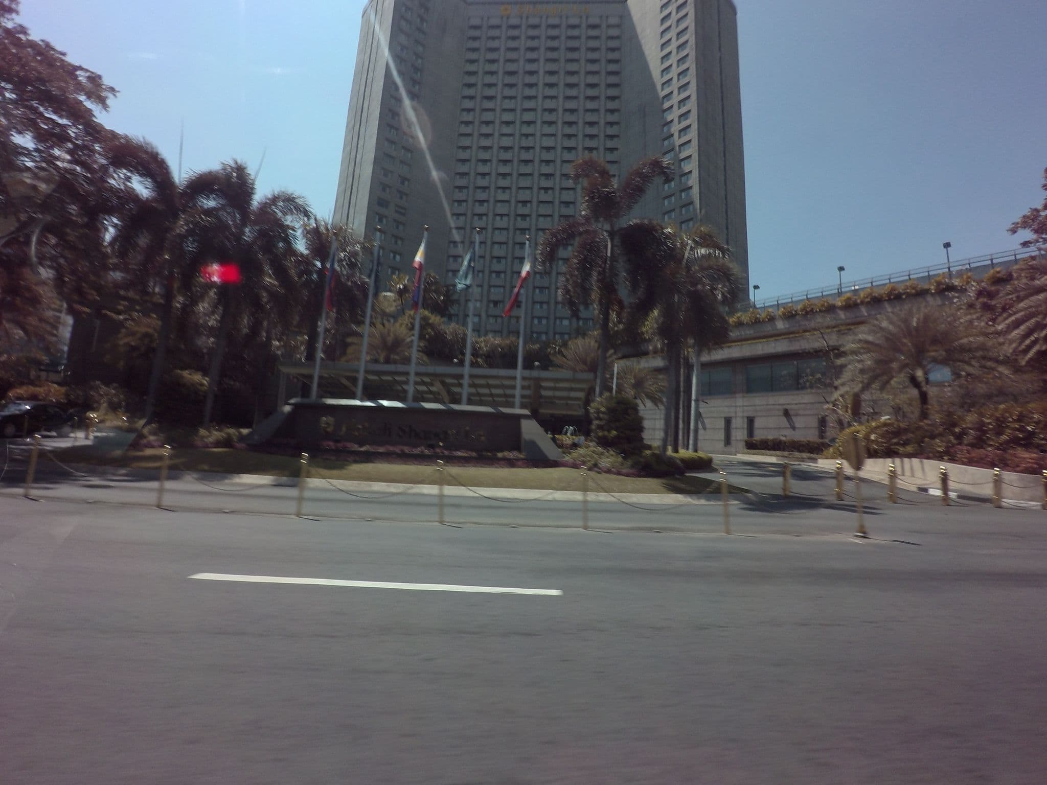 Street view near Makati Shangri-La, Bel Air — © GOwin (CC BY-SA · Mapillary)