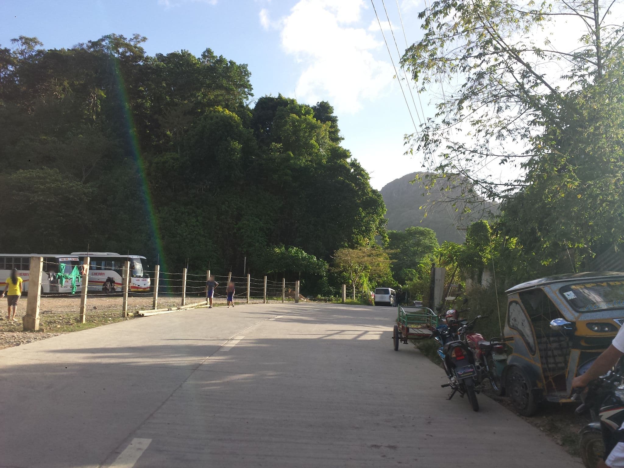 Street view near The Funny Lion, El Nido