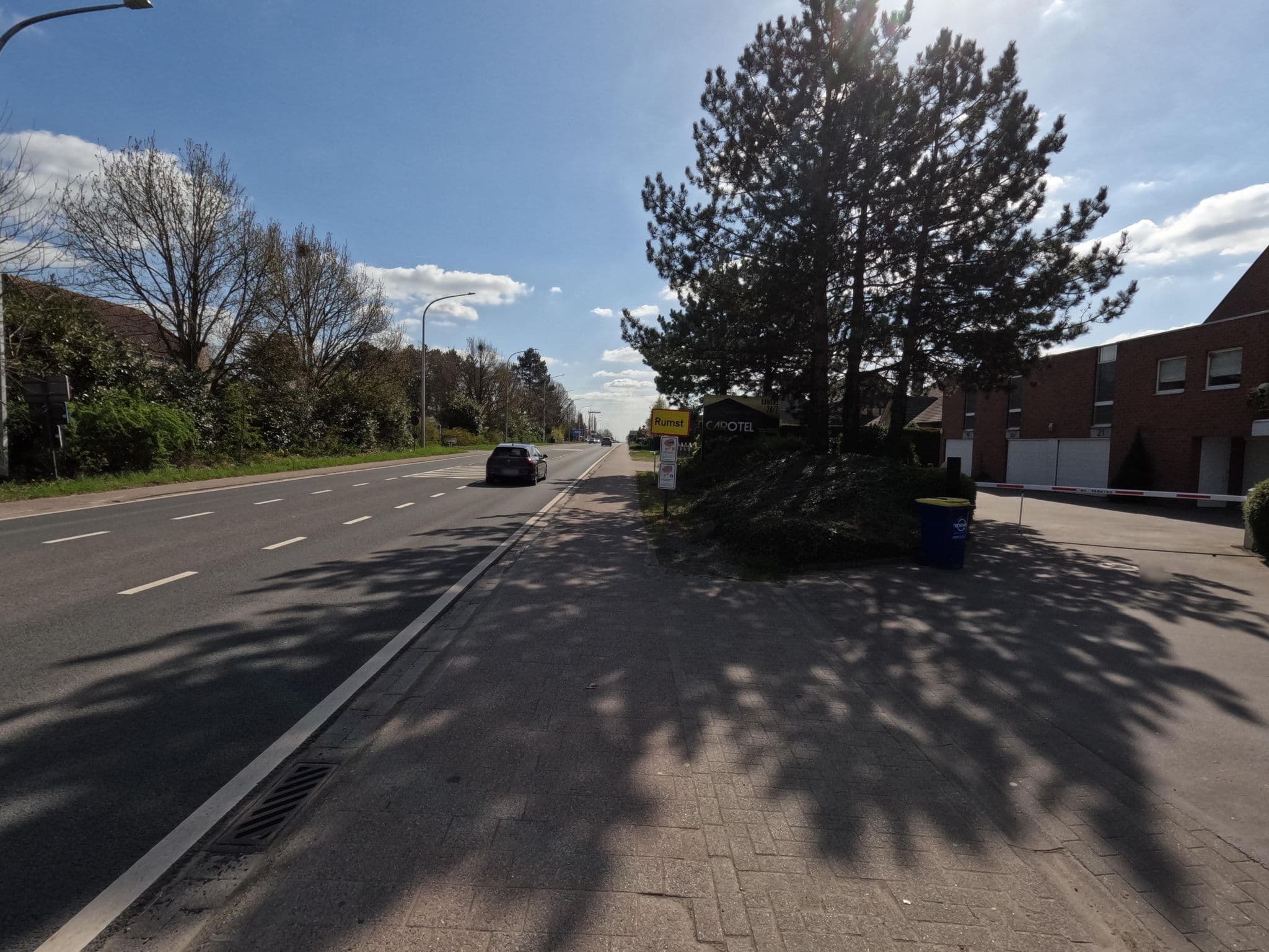 Street view near Carotel Rumst, Waarloos — © koninklijke (CC BY-SA · Mapillary)