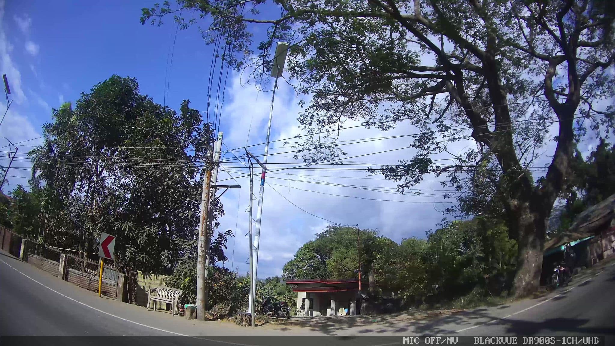 Street view near Florentina Inn, Lloren — © Kaart---LEFT (CC BY-SA · Mapillary)