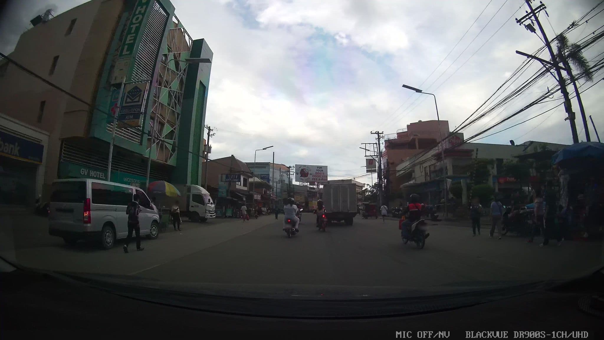 Street view near GV Hotel, Lapu-Lapu City — © Kaart---FRONT (CC BY-SA · Mapillary)