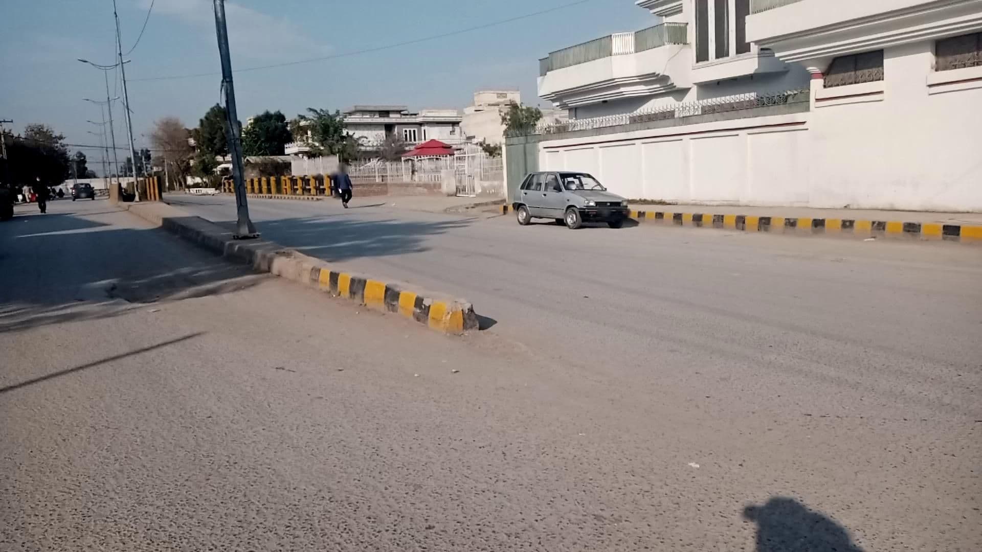 Street view near Doctor's Hostel, Jamrud — © RobinGoix (CC BY-SA · Mapillary)