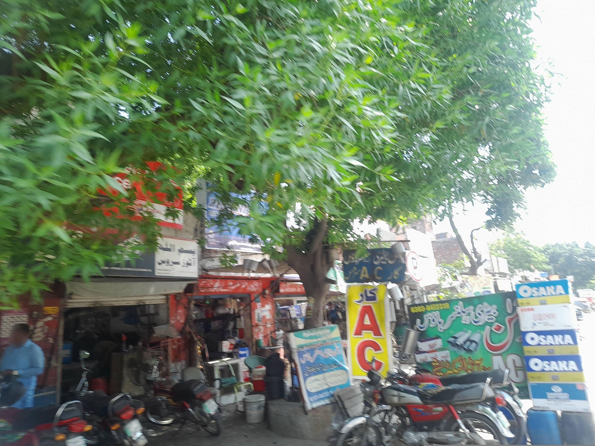 Street view near Flat 169, Model Town — © Zain_Ali (CC BY-SA · Mapillary)