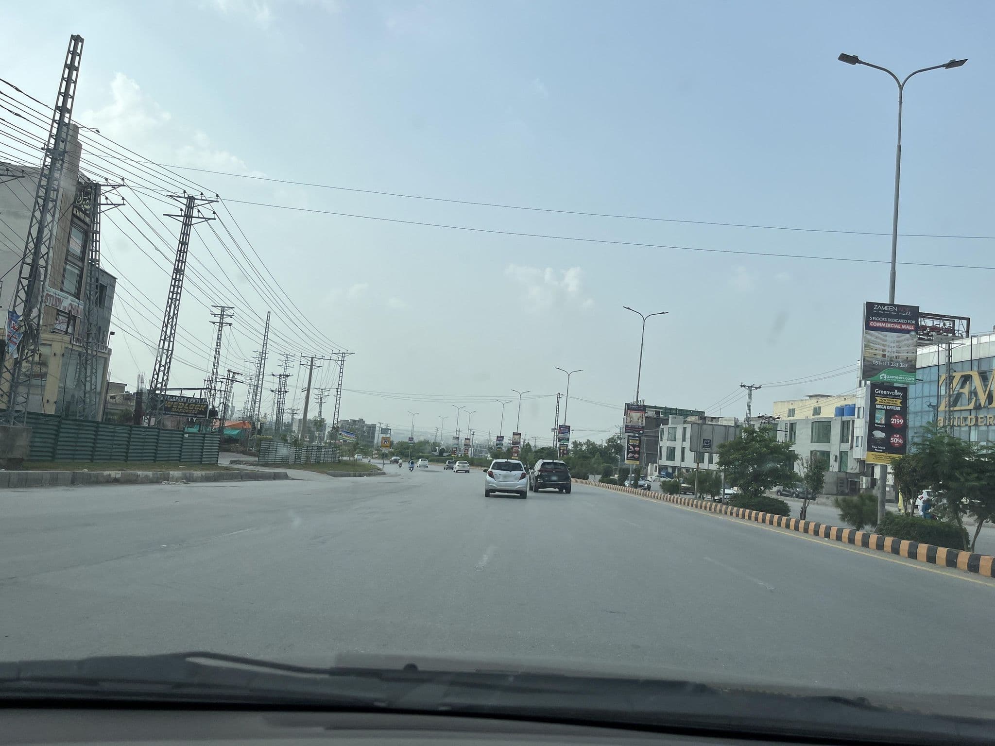 Street view near Bar B Q Tonight, Rawalpindi