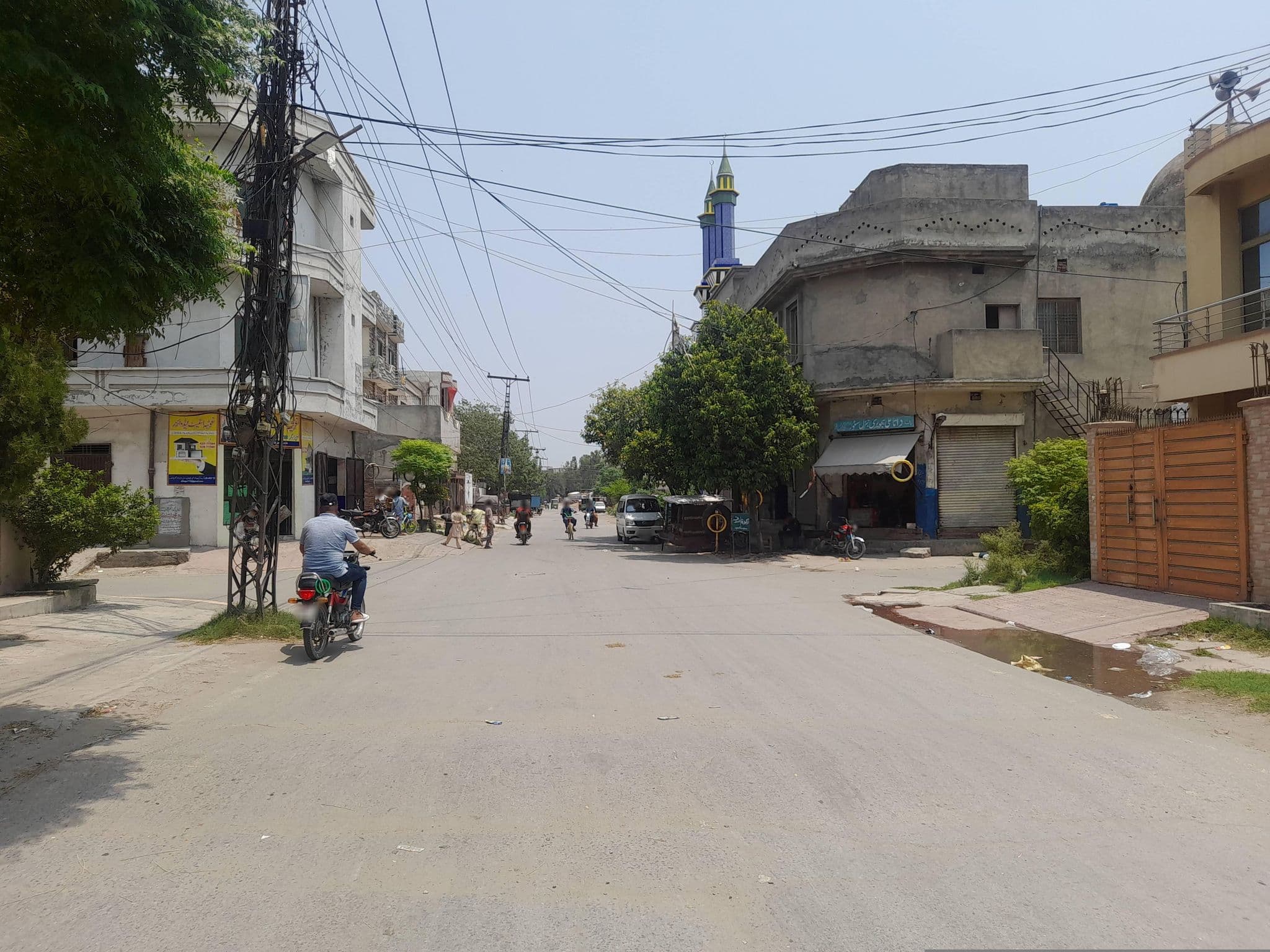Street view near Mamu house, Model Town — © Zain_Ali (CC BY-SA · Mapillary)