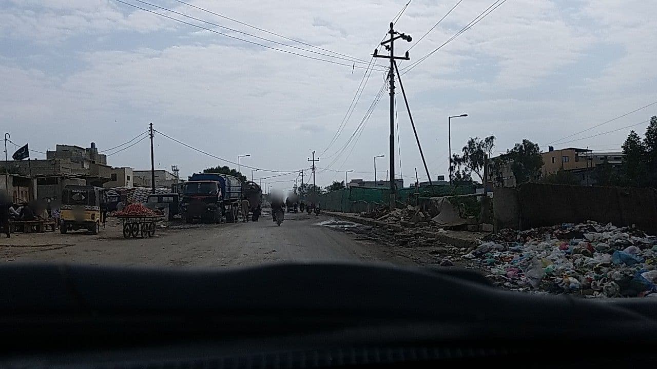 Street view near Punjabi Hotel, Pakistan Employees Cooperative Housing Society