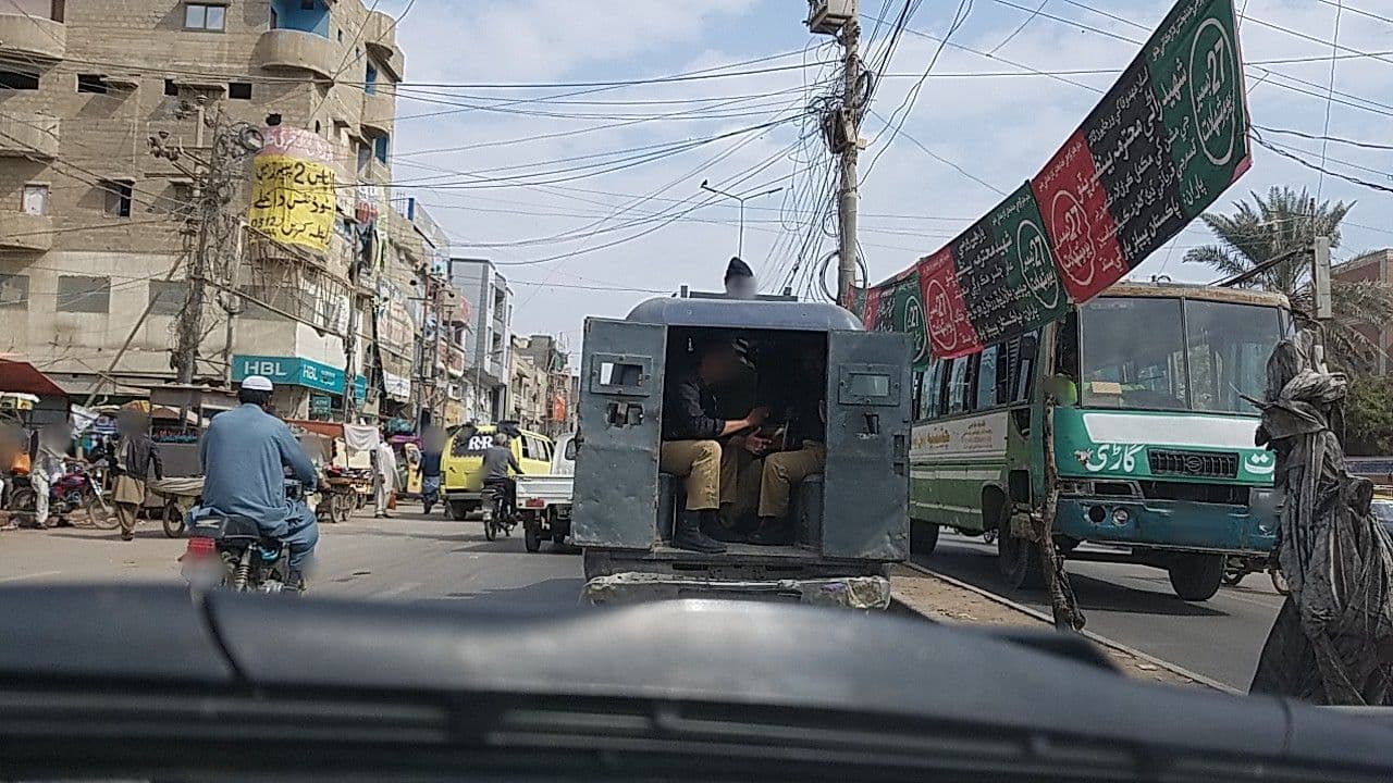 Street view near Masha Allah Quetta Hotel, Pakistan Employees Cooperative Housing Society