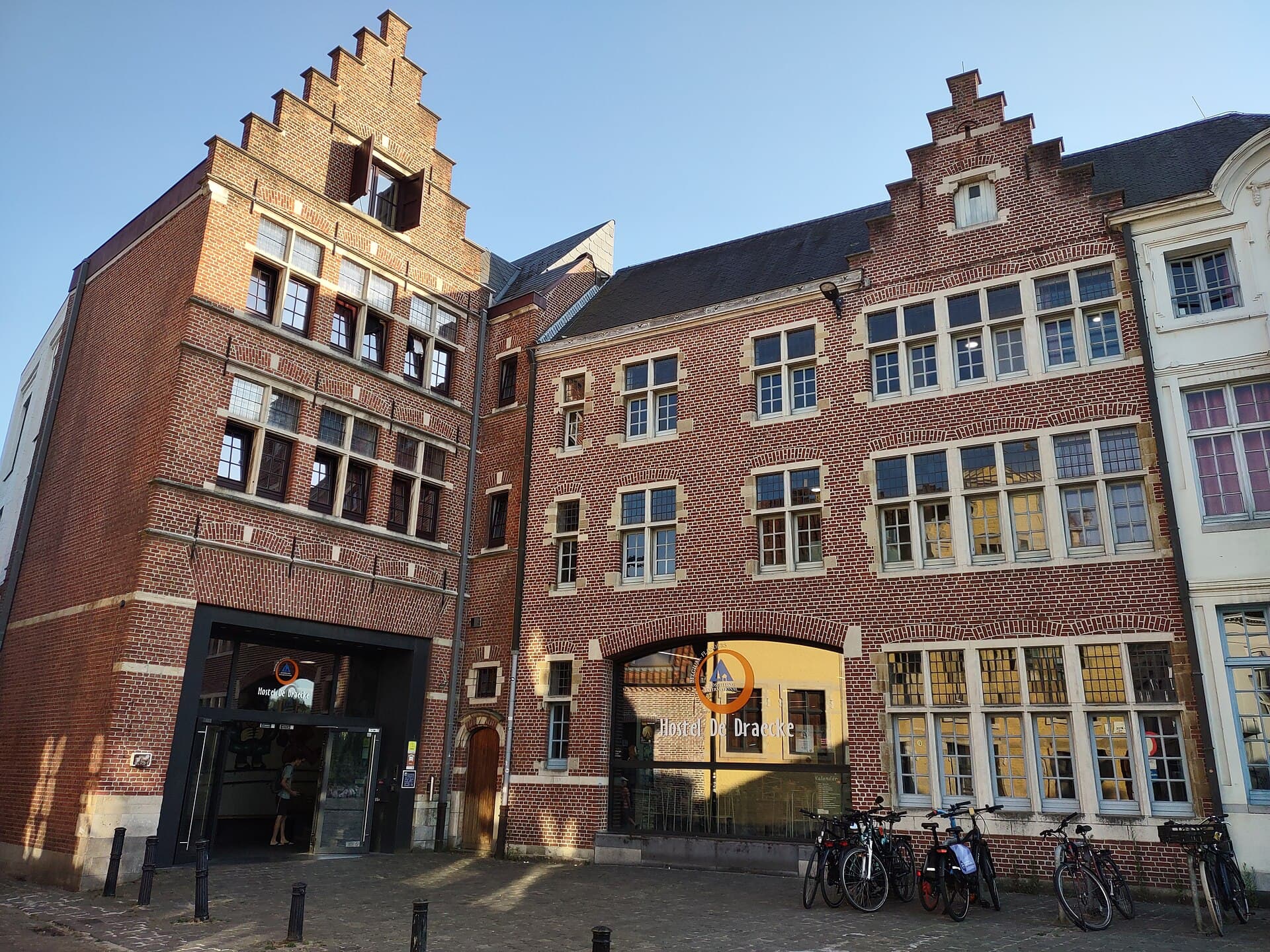 De Draecke (Gent) (via Wikimedia Commons, CC BY-SA 4.0)
