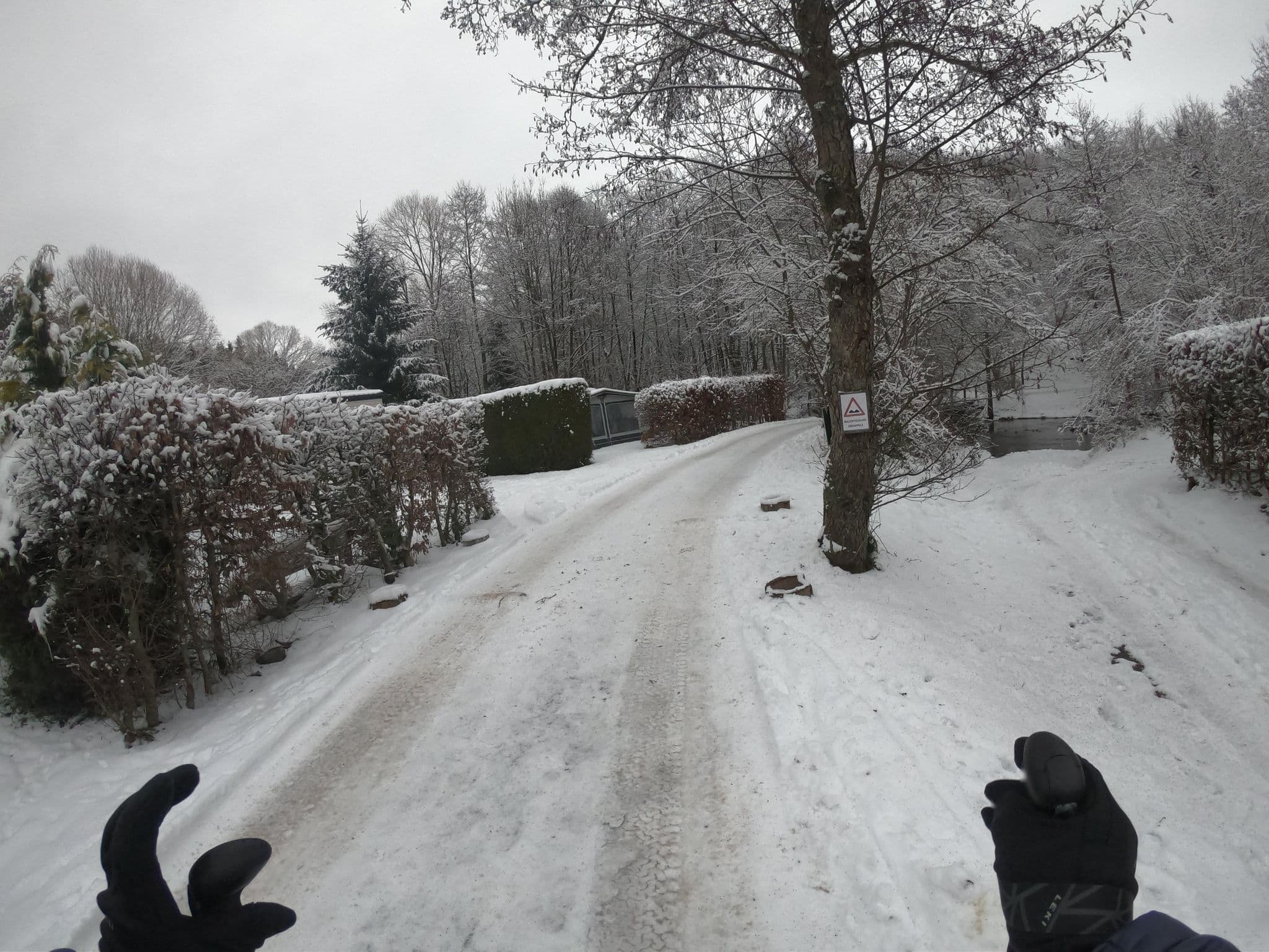 Street view near Camping du Moulin, Bévercé — © vinisa (CC BY-SA · Mapillary)
