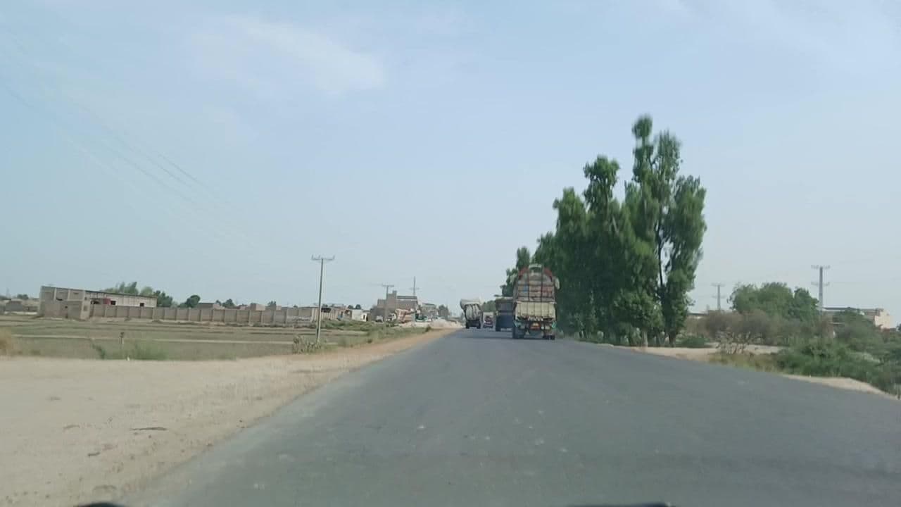Street view near Makkah Madina Mansehra Hotel, Moro — © roadroid (CC BY-SA · Mapillary)