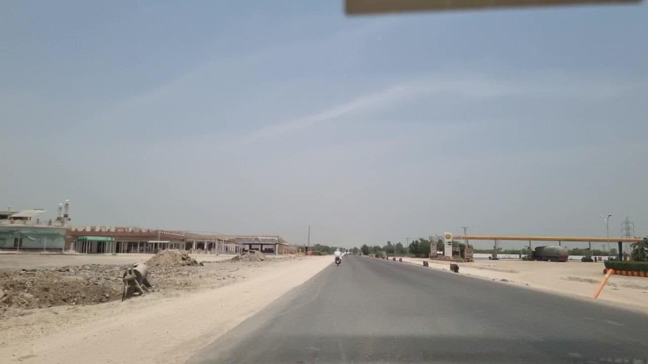 Street view near New Hotel Sada Bahaar, Moro — © roadroid (CC BY-SA · Mapillary)