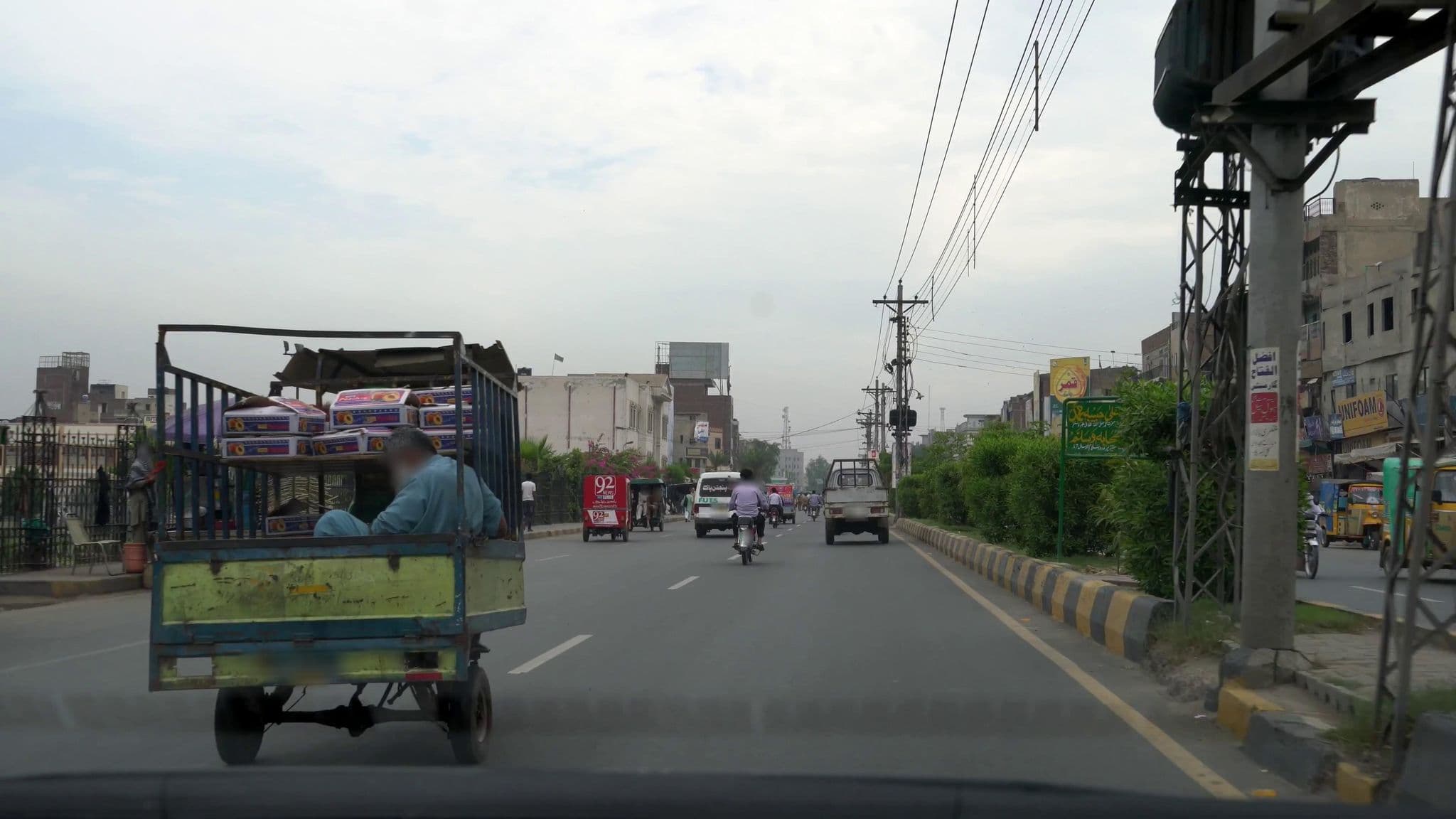 Street view near Rays Hotel, Faisalabad — © cut (CC BY-SA · Mapillary)