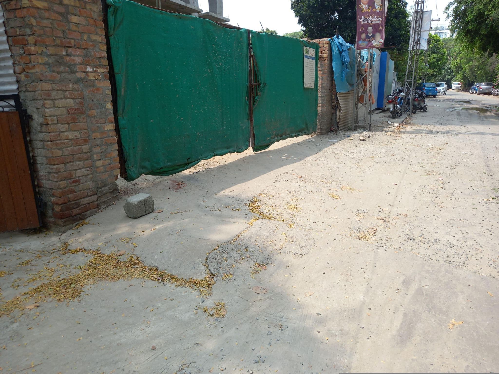 Street view near The Residency Hotel, Lahore — © hamzajutt (CC BY-SA · Mapillary)