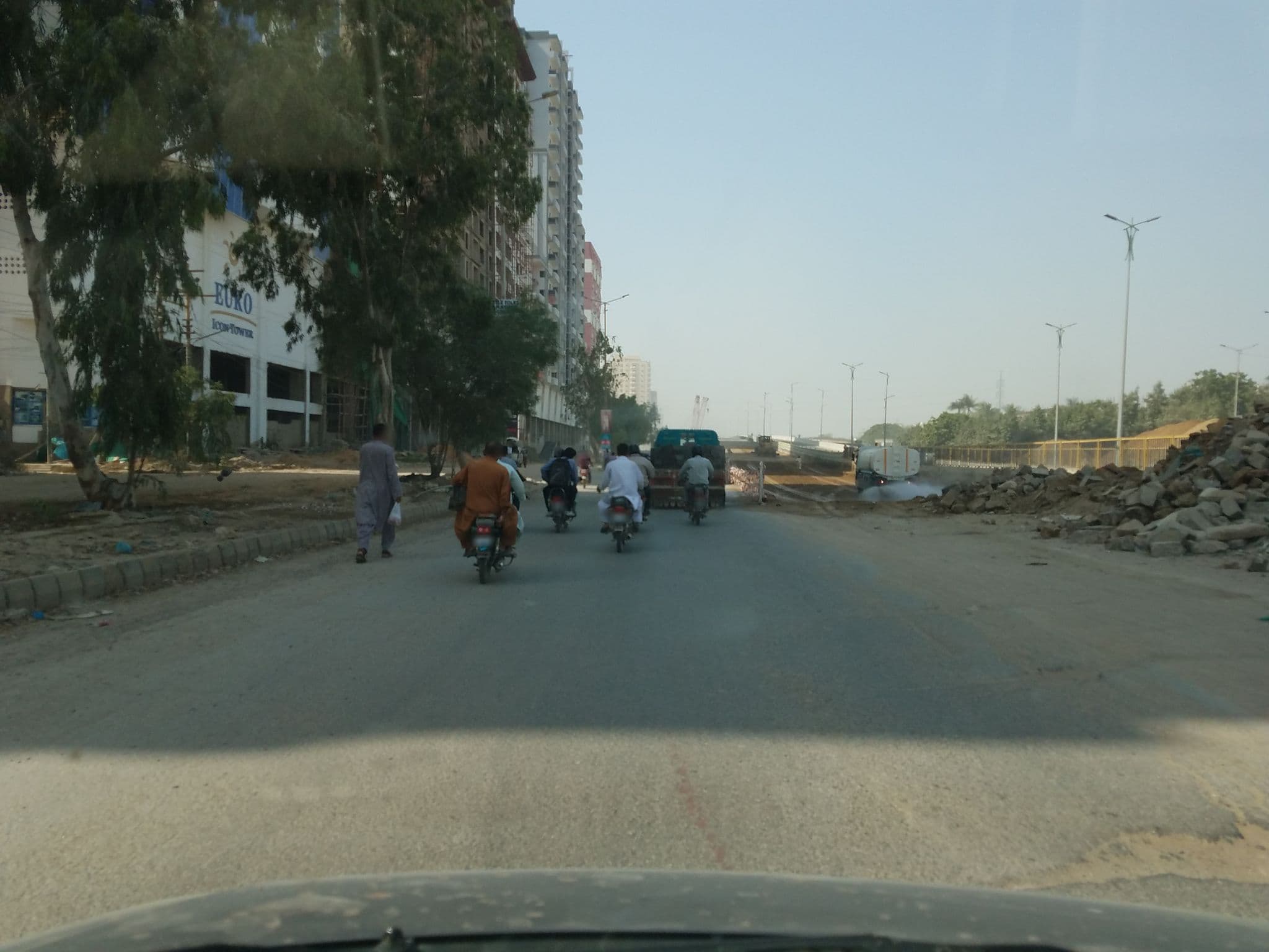 Street view near Aero Duplex City, Pakistan Employees Cooperative Housing Society