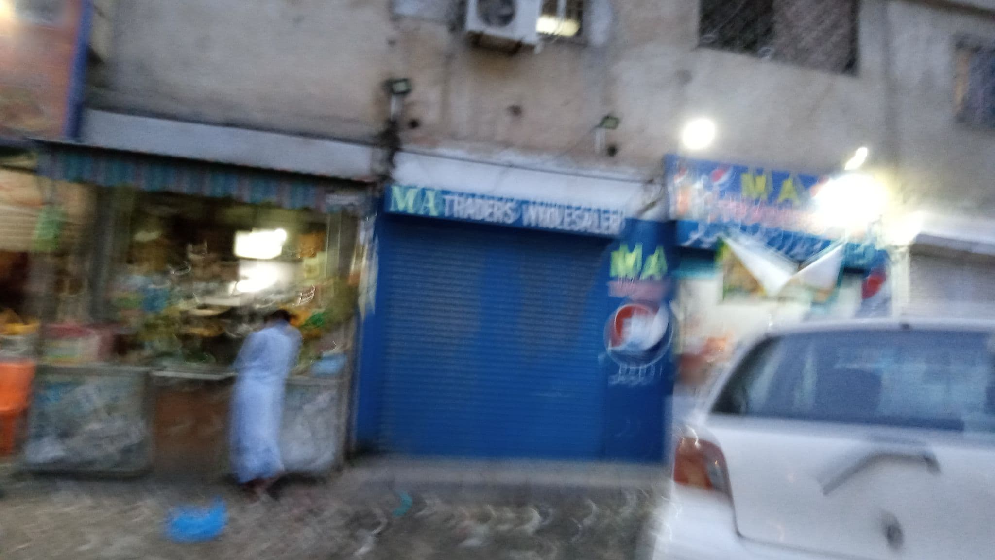 Street view near Bhabhi House, Karachi University Employees Co-operative Housing Society — © azhershah (CC BY-SA · Mapillary)