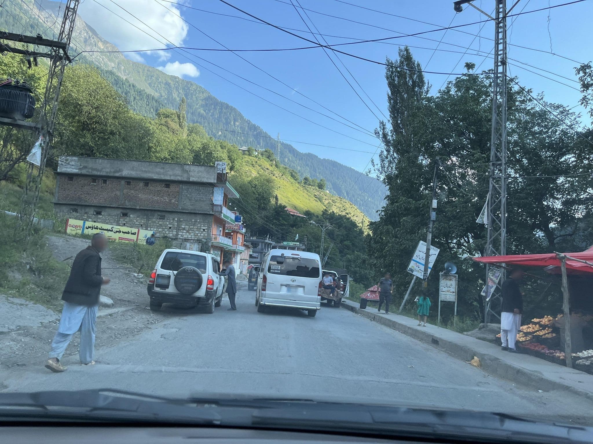 Street view near hotel, Dregun — © masterofnoroad (CC BY-SA · Mapillary)