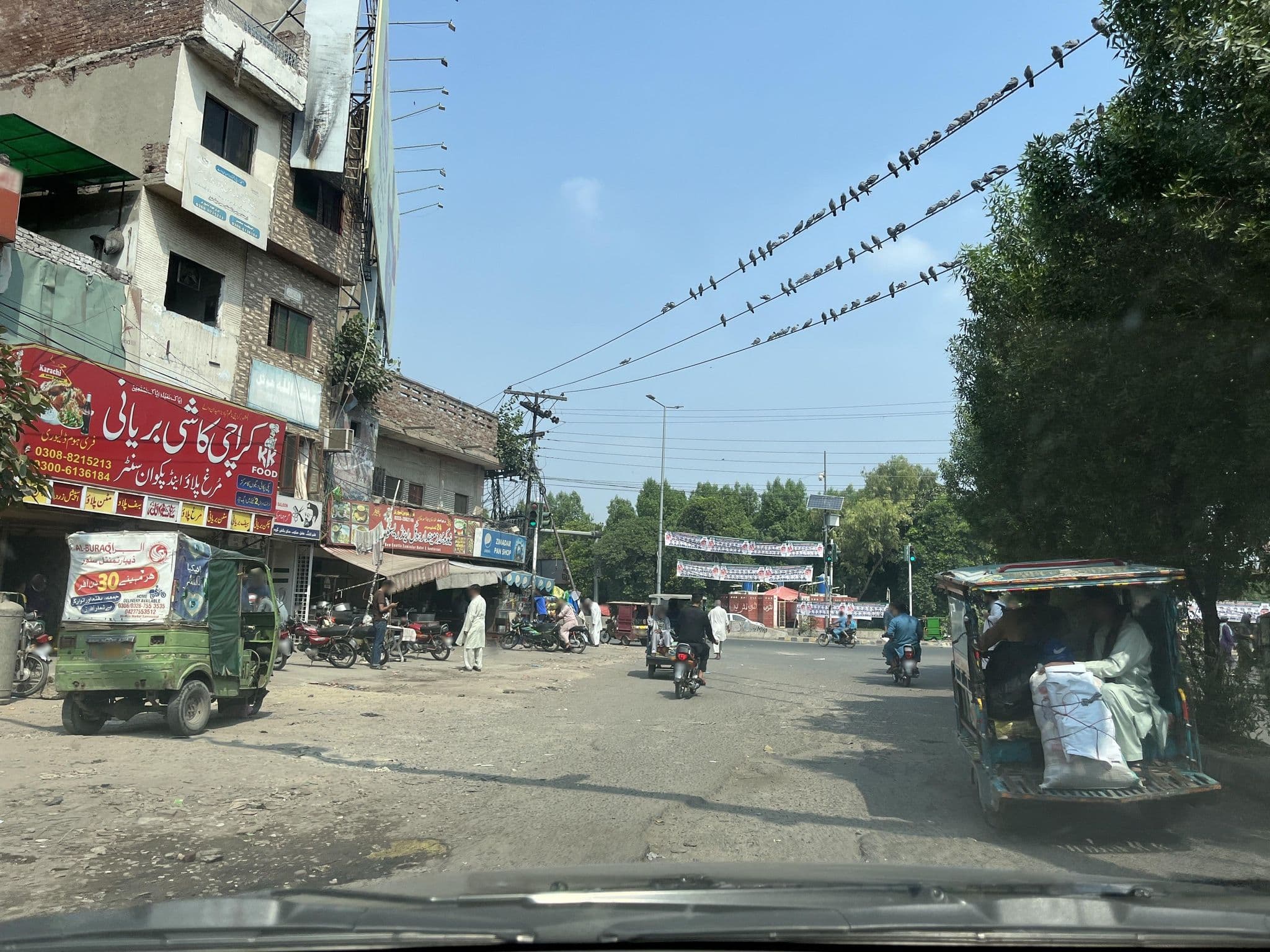 Street view near Royal Hotel, Lahore — © masterofnoroad (CC BY-SA · Mapillary)