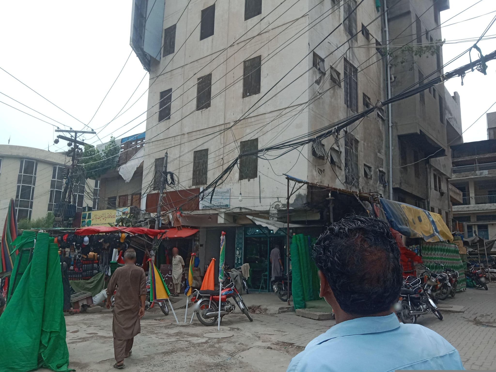 Street view near Pakistan Hotel, Lahore — © uvii905 (CC BY-SA · Mapillary)