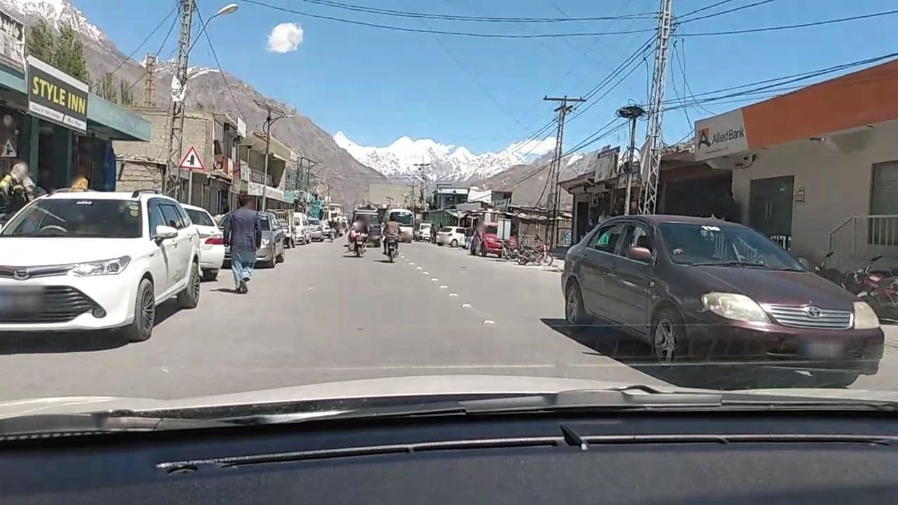 Street view near Hunza Backpackers Hostel, Karimabad — © roadroid (CC BY-SA · Mapillary)
