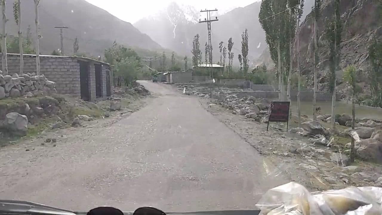 Street view near Chartoi Inn Hotel and Chai, Gahkuch — © roadroid (CC BY-SA · Mapillary)