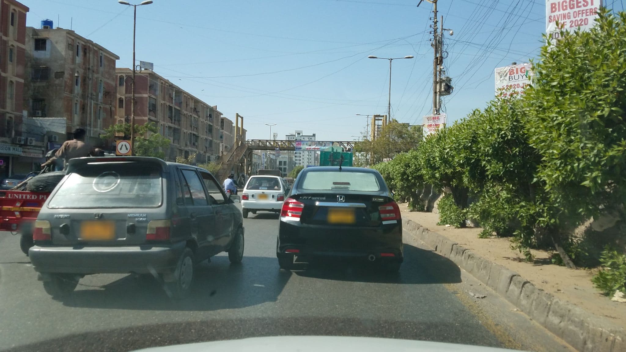 Street view near Ma Sha Allah Gulshan Hotel, Karachi University Employees Co-operative Housing Society — © nabamb (CC BY-SA · Mapillary)