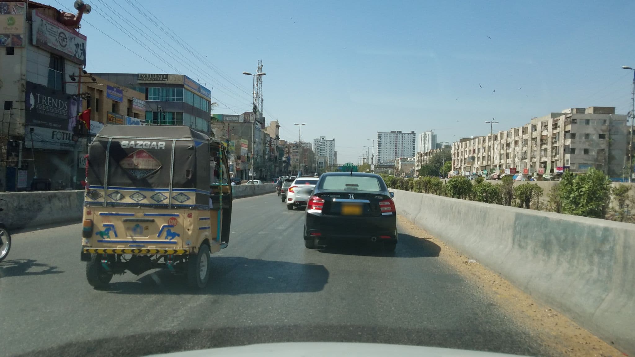 Street view near Couple family Lodge Guest House Karachi, Karachi University Employees Co-operative Housing Society — © nabamb (CC BY-SA · Mapillary)