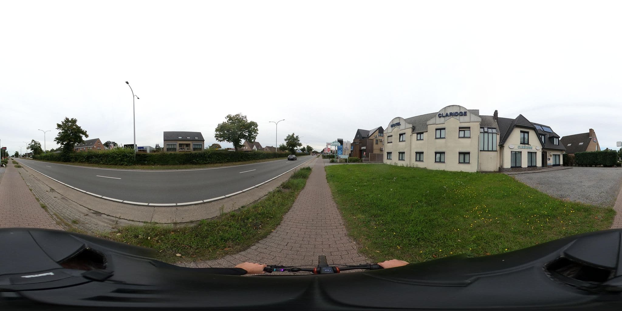 Street view near Claridge, Oevel — © dentonny (CC BY-SA · Mapillary)