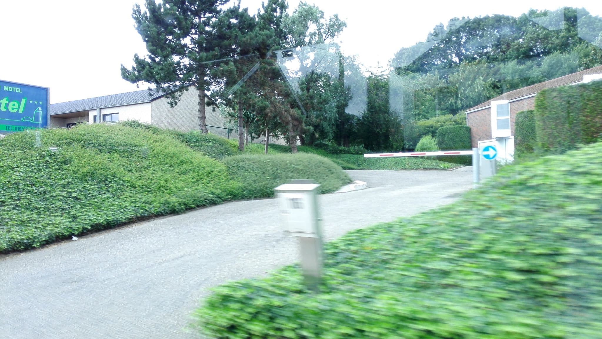 Street view near Carotel Lubbeek, Lubbeek — © polyglot (CC BY-SA · Mapillary)