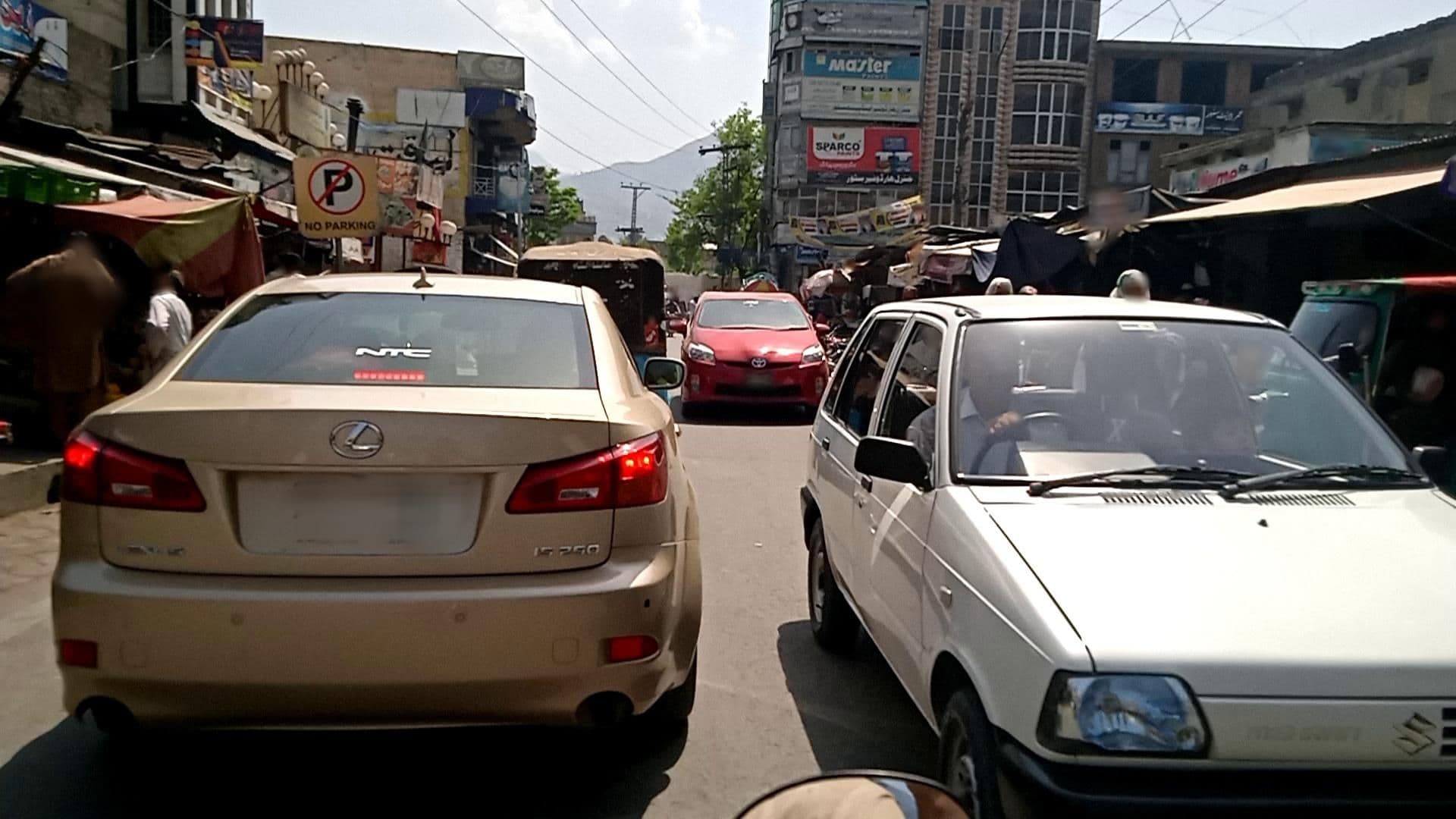 Street view near Chinar Hotel, Mingora — © RobinGoix (CC BY-SA · Mapillary)